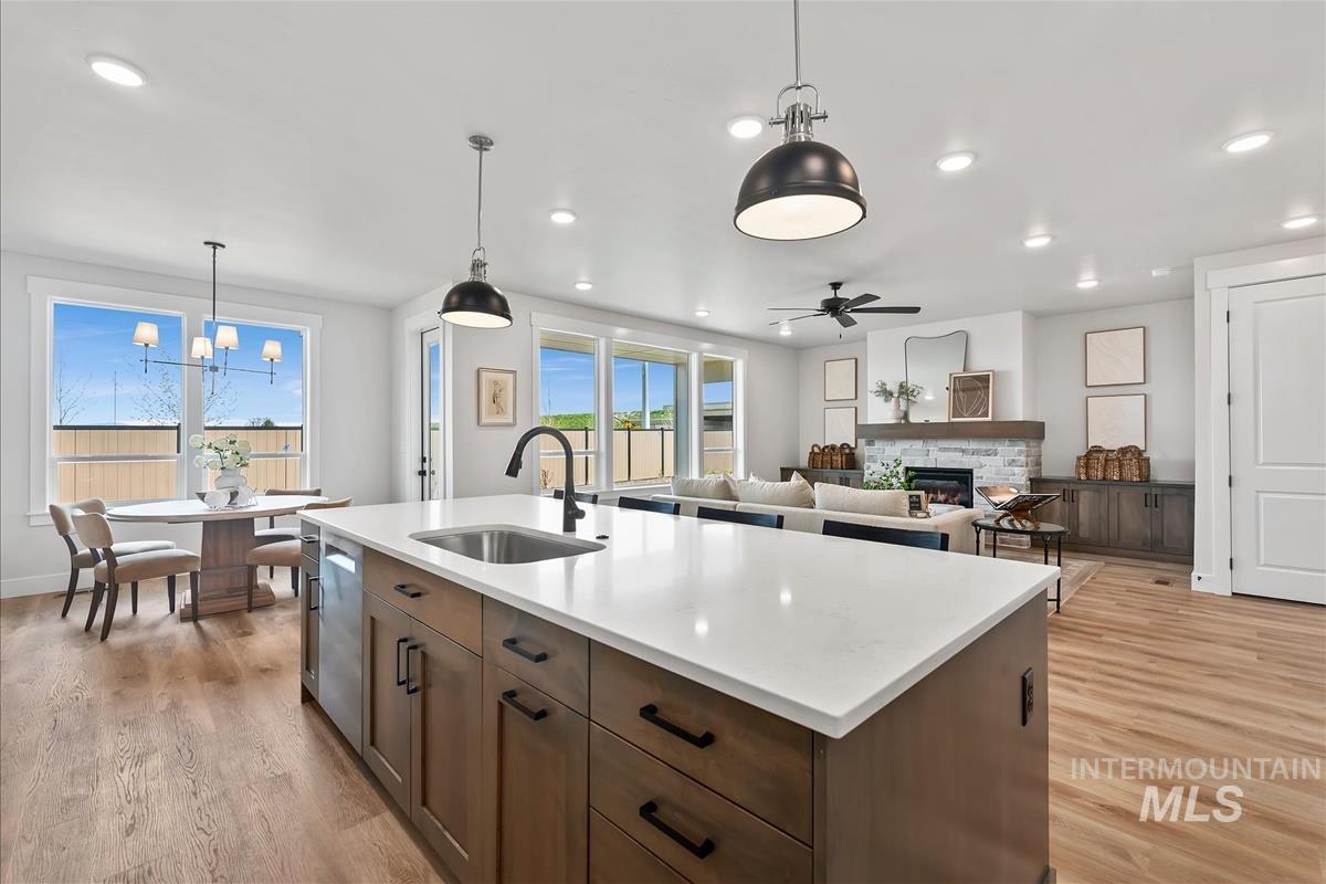 6566 W Los Flores Dr, Meridian, Idaho 83646, 3 Bedrooms, 2.5 Bathrooms, Residential For Sale, Price $669,900,MLS 98976079