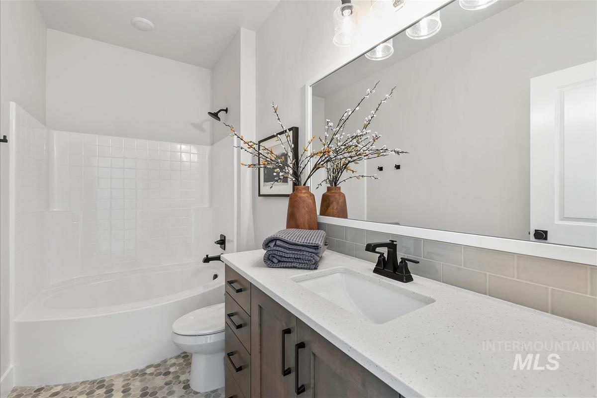 6566 W Los Flores Dr, Meridian, Idaho 83646, 3 Bedrooms, 2.5 Bathrooms, Residential For Sale, Price $669,900,MLS 98976079