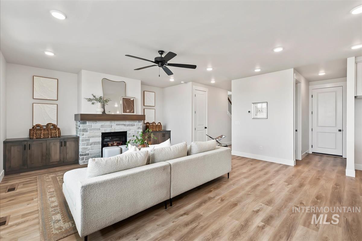 6566 W Los Flores Dr, Meridian, Idaho 83646, 3 Bedrooms, 2.5 Bathrooms, Residential For Sale, Price $669,900,MLS 98976079