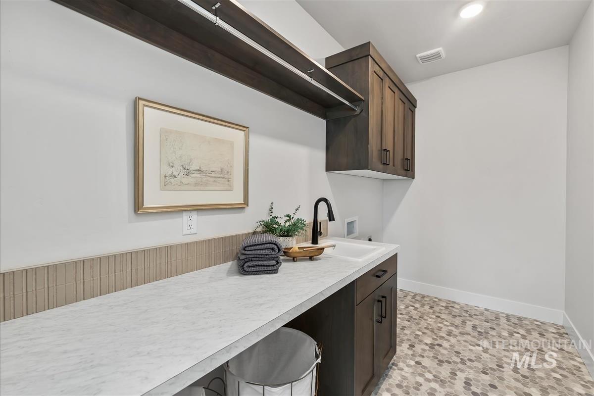 6566 W Los Flores Dr, Meridian, Idaho 83646, 3 Bedrooms, 2.5 Bathrooms, Residential For Sale, Price $669,900,MLS 98976079