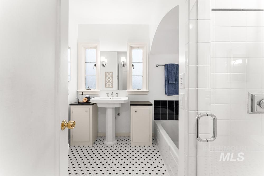 520 E Logan St, Boise, Idaho 83712, 3 Bedrooms, 2 Bathrooms, Residential For Sale, Price $875,000, 98976081