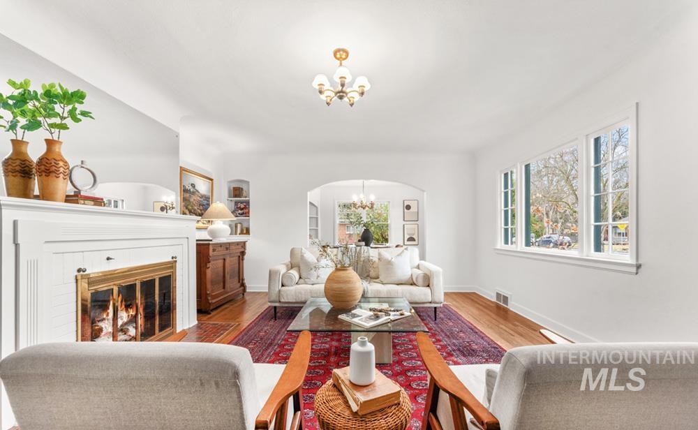 520 E Logan St, Boise, Idaho 83712, 3 Bedrooms, 2 Bathrooms, Residential For Sale, Price $875,000, 98976081