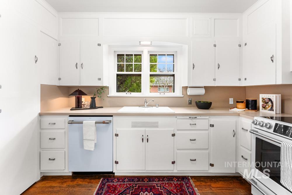 520 E Logan St, Boise, Idaho 83712, 3 Bedrooms, 2 Bathrooms, Residential For Sale, Price $875,000, 98976081