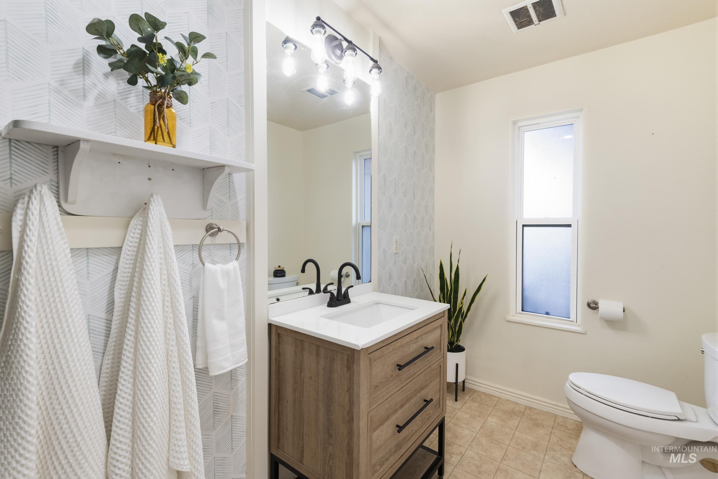 1551 W Salem St, Boise, Idaho 83705, 3 Bedrooms, 2 Bathrooms, Residential For Sale, Price $415,000, 98976082