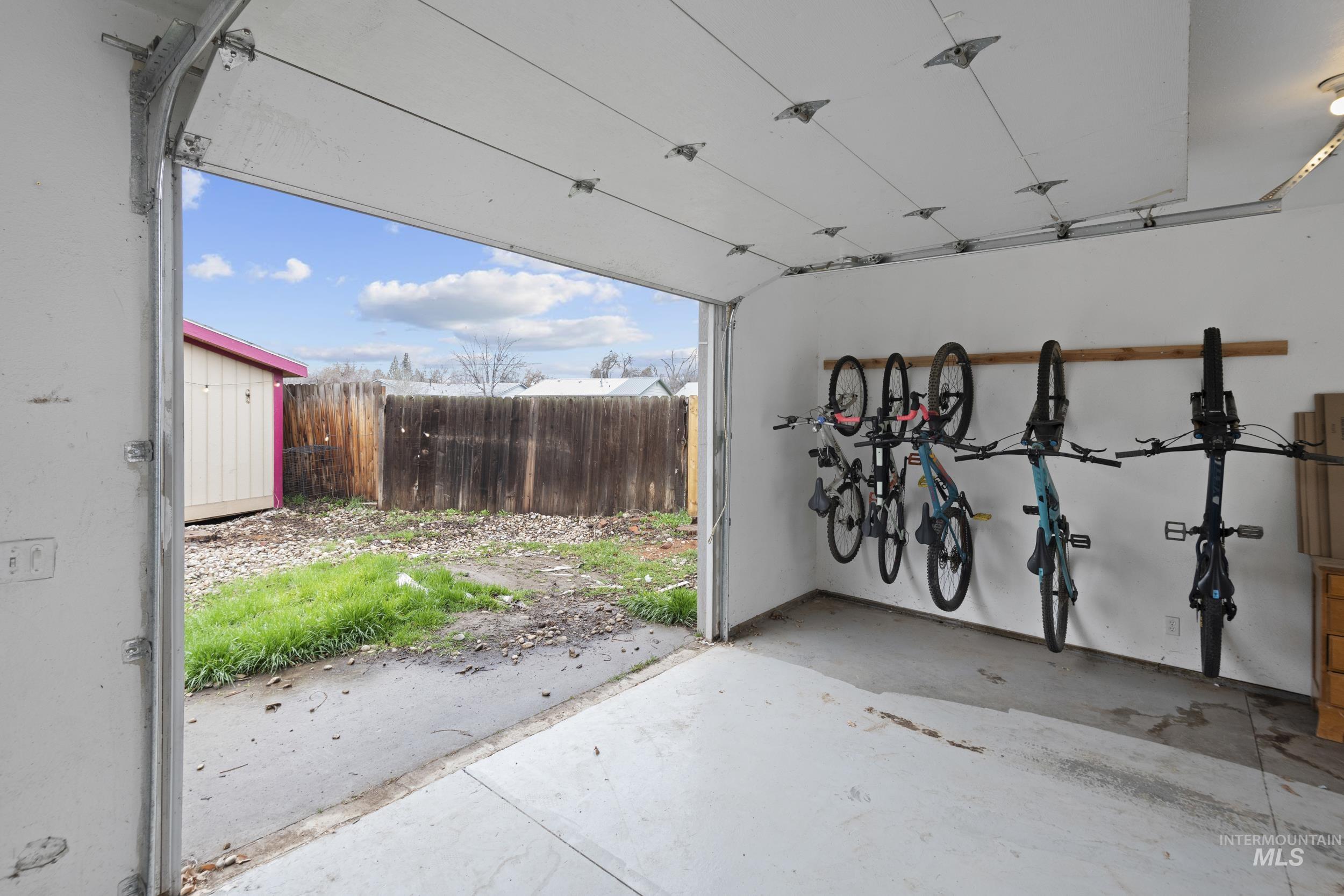 1551 W Salem St, Boise, Idaho 83705, 3 Bedrooms, 2 Bathrooms, Residential For Sale, Price $415,000, 98976082