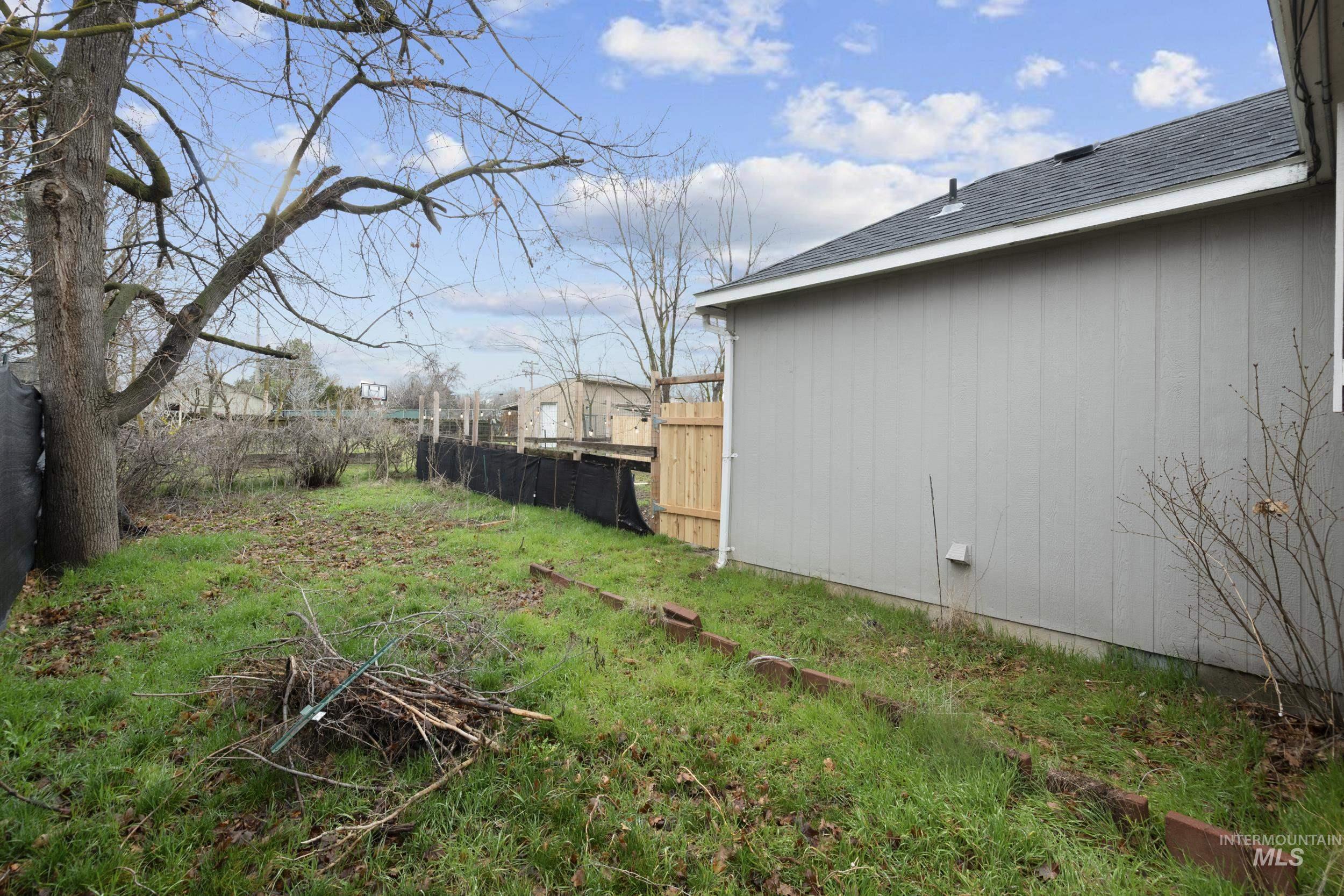 1551 W Salem St, Boise, Idaho 83705, 3 Bedrooms, 2 Bathrooms, Residential For Sale, Price $415,000, 98976082