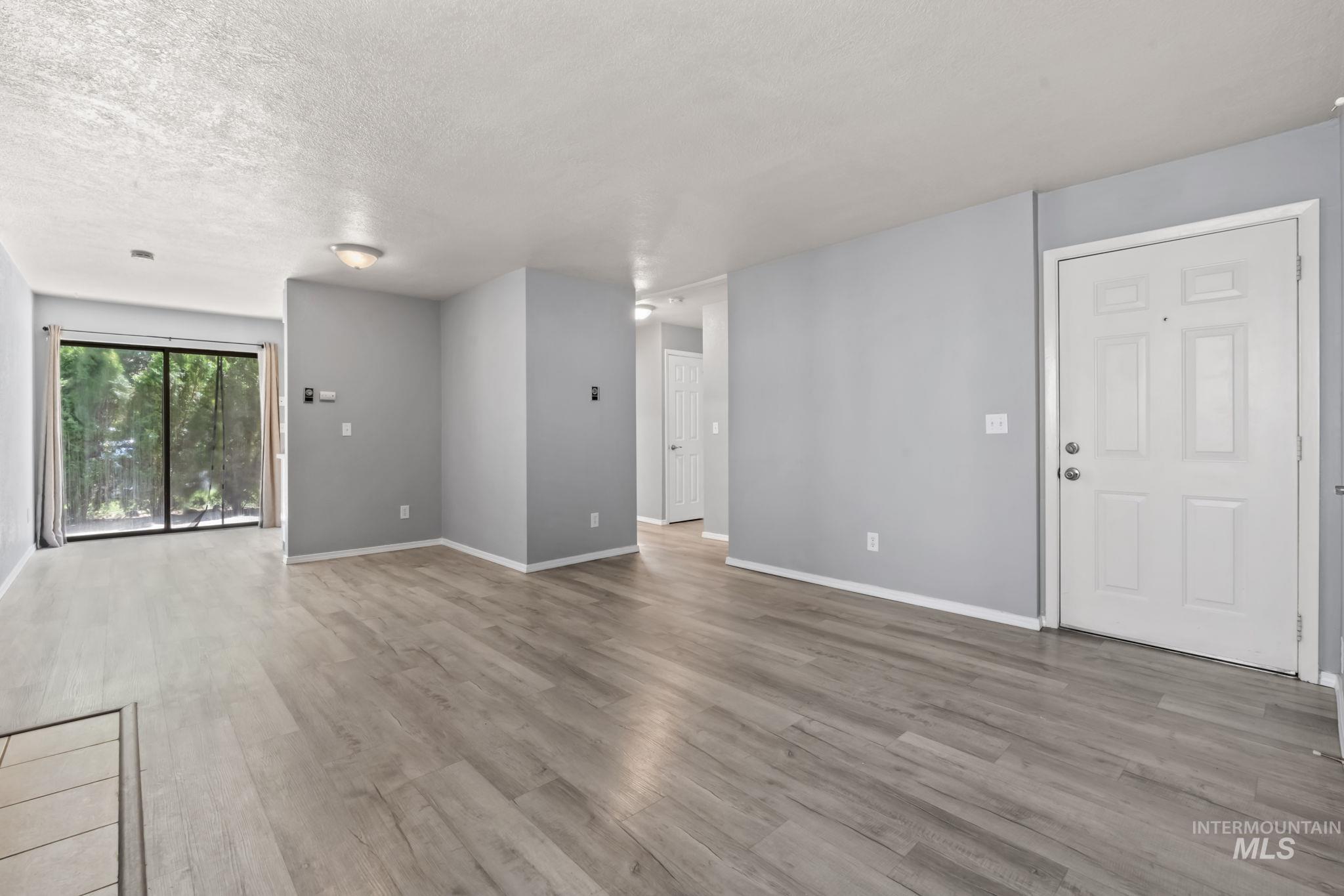 7060 W Colehaven Ln, Boise, Idaho 83704, 2 Bedrooms, 1 Bathroom, Residential For Sale, Price $245,000, 98976083