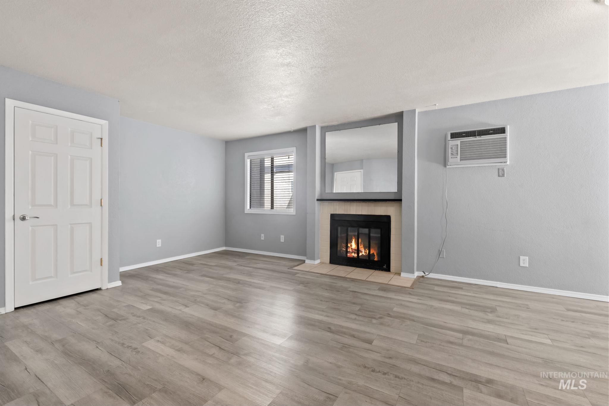 7060 W Colehaven Ln, Boise, Idaho 83704, 2 Bedrooms, 1 Bathroom, Residential For Sale, Price $245,000, 98976083