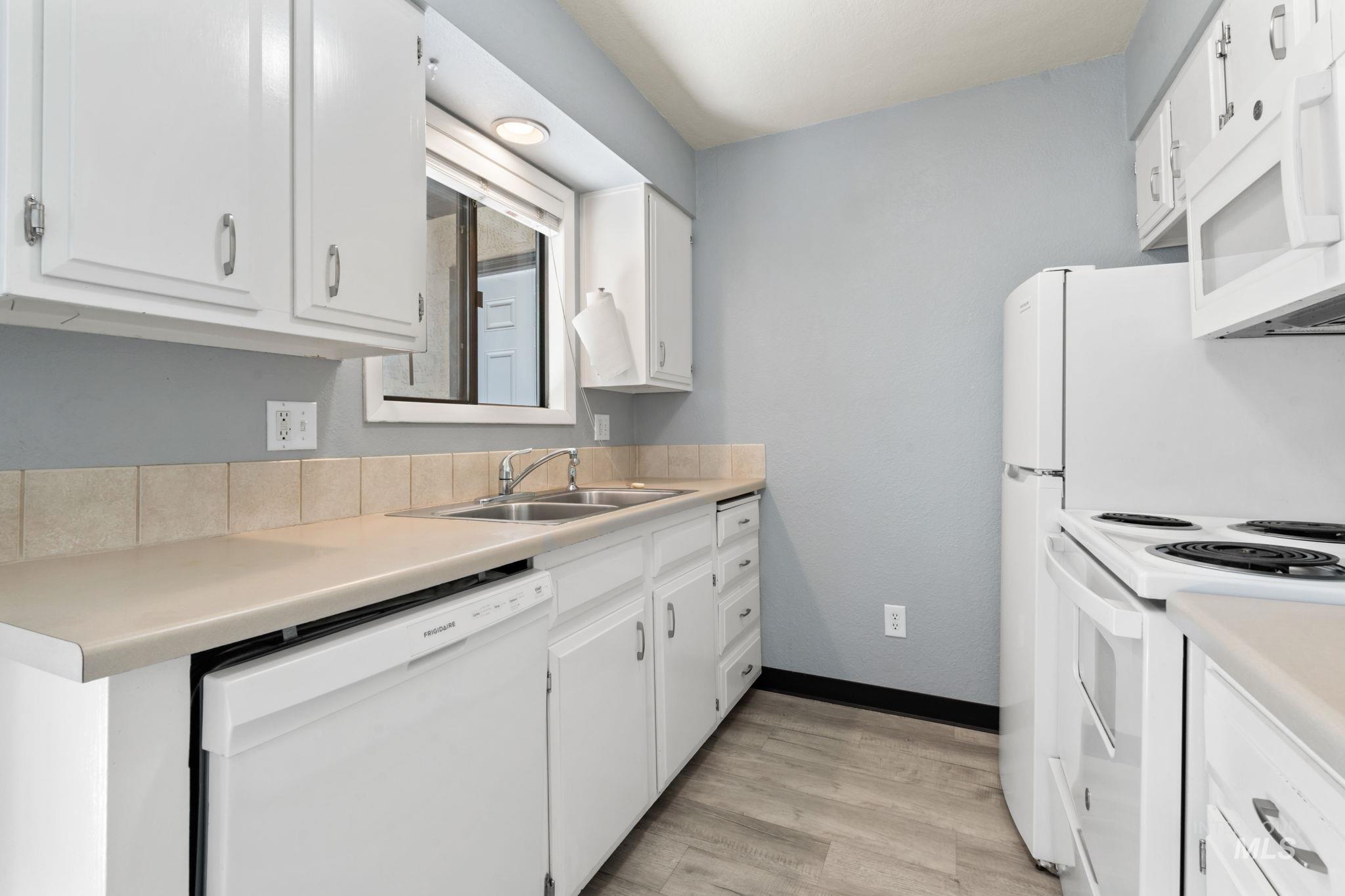 7060 W Colehaven Ln, Boise, Idaho 83704, 2 Bedrooms, 1 Bathroom, Residential For Sale, Price $245,000, 98976083