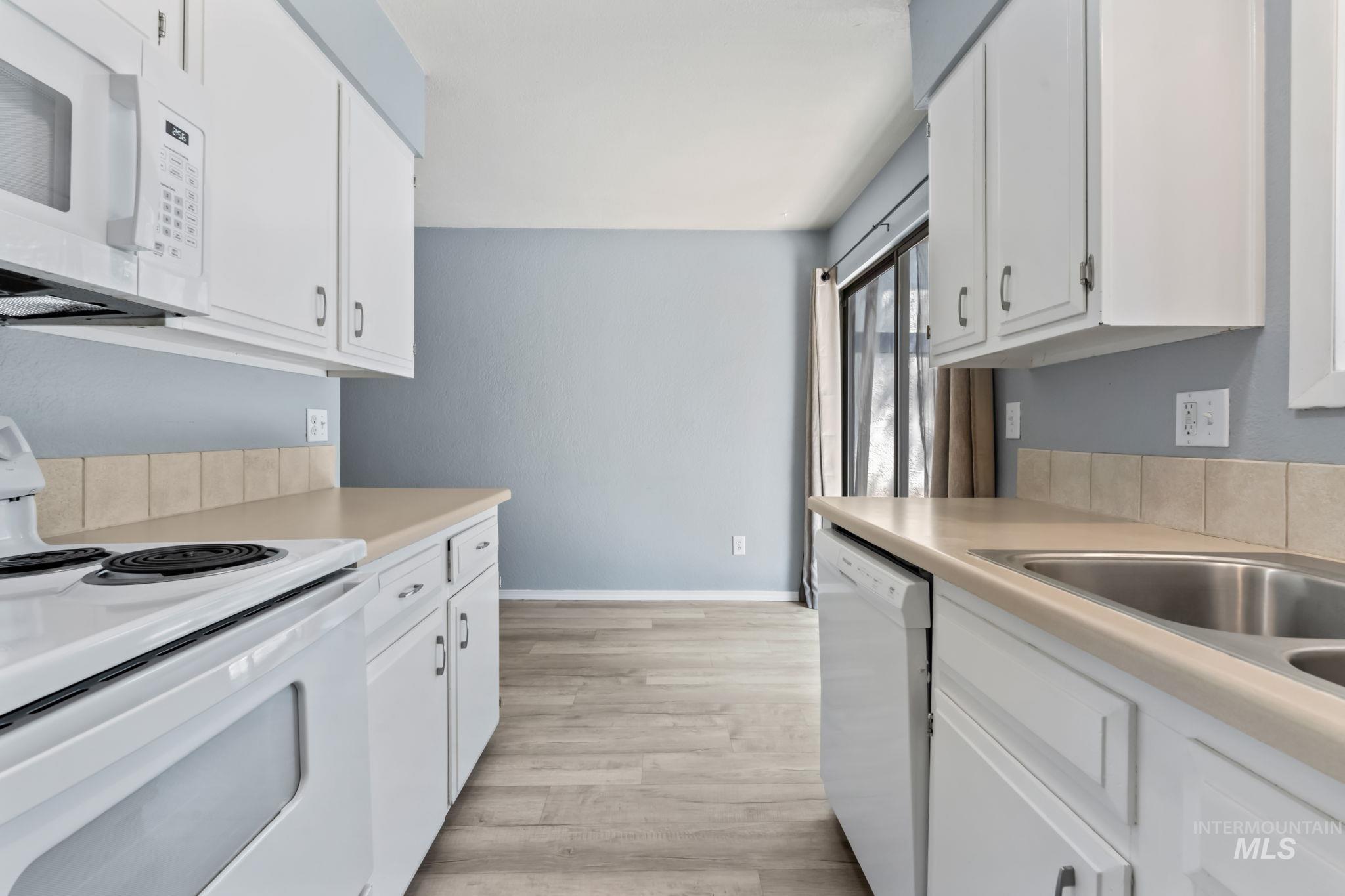 7060 W Colehaven Ln, Boise, Idaho 83704, 2 Bedrooms, 1 Bathroom, Residential For Sale, Price $245,000, 98976083