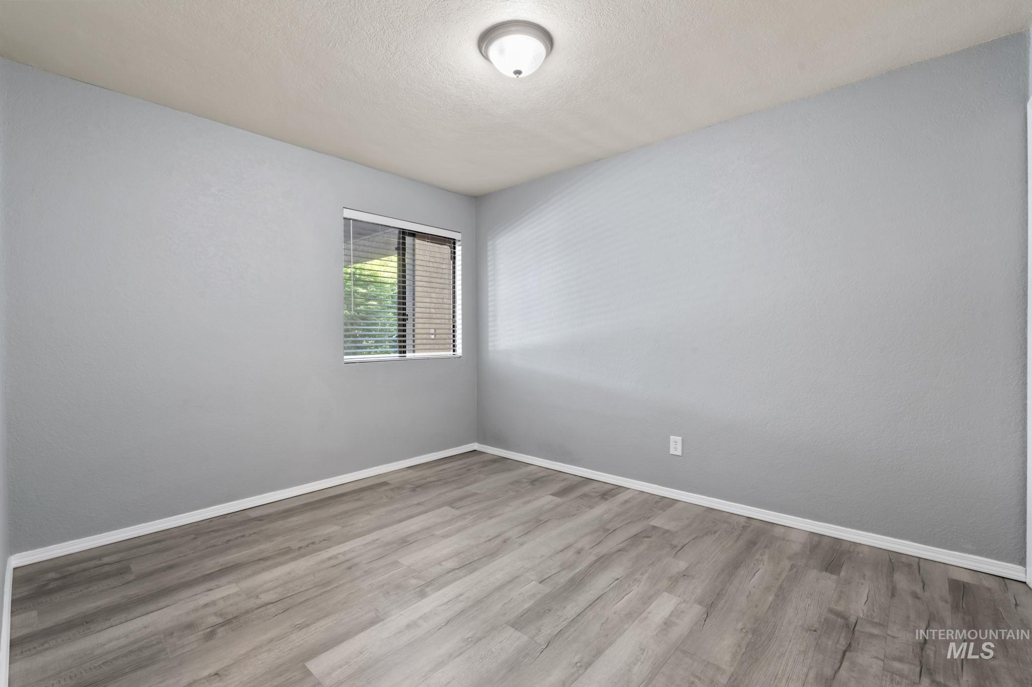 7060 W Colehaven Ln, Boise, Idaho 83704, 2 Bedrooms, 1 Bathroom, Residential For Sale, Price $245,000, 98976083