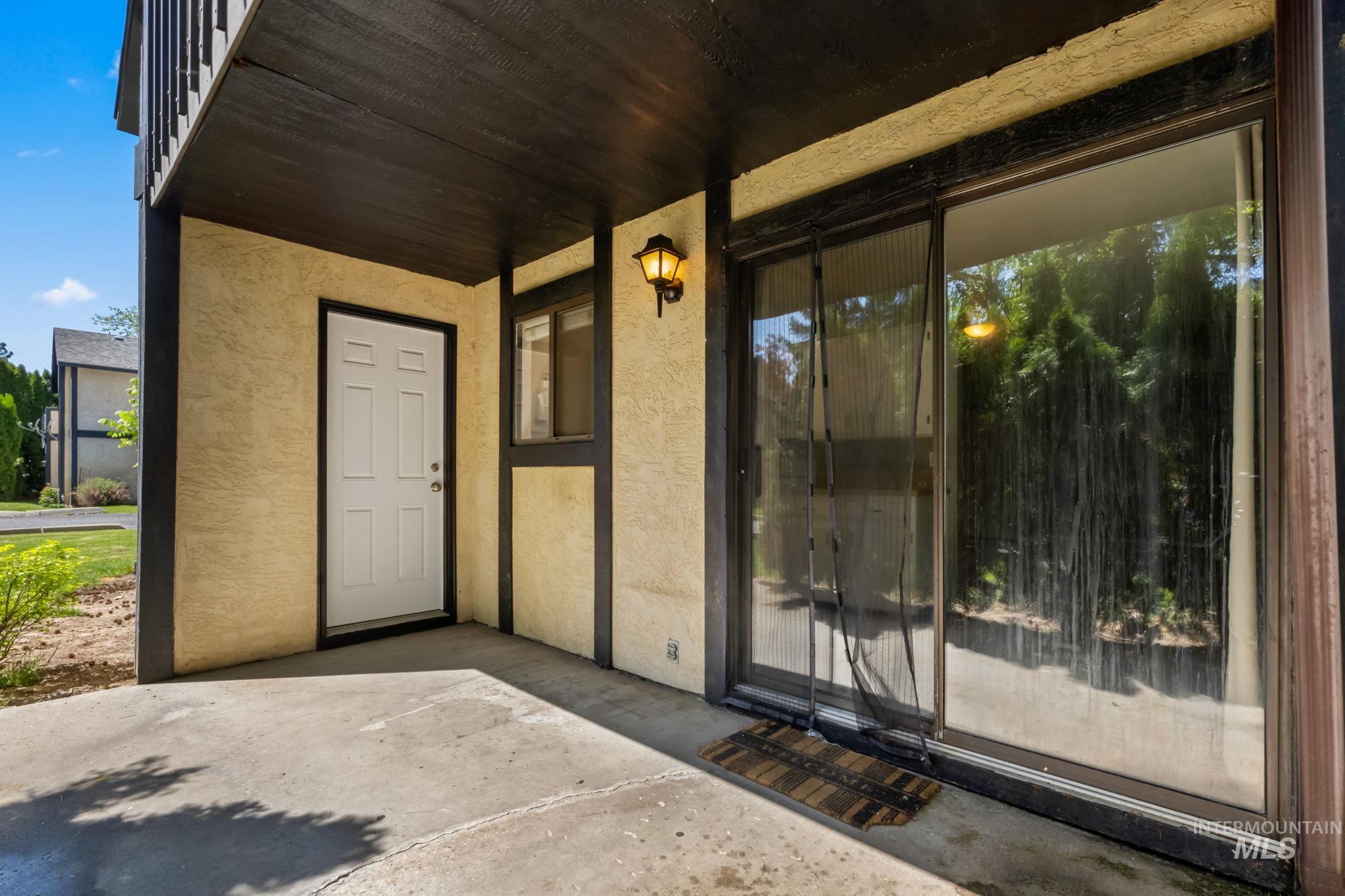 7060 W Colehaven Ln, Boise, Idaho 83704, 2 Bedrooms, 1 Bathroom, Residential For Sale, Price $245,000, 98976083