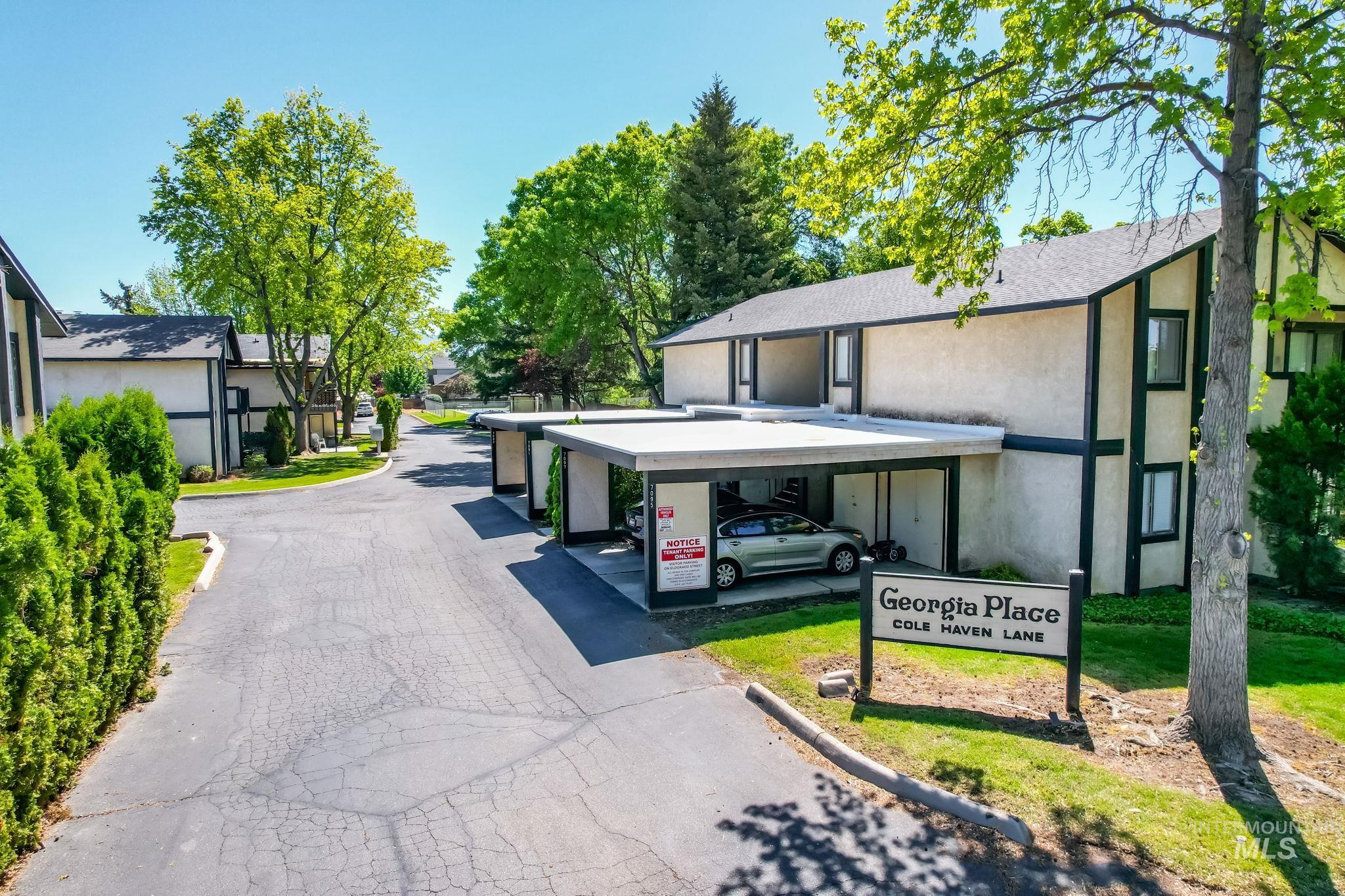 7060 W Colehaven Ln, Boise, Idaho 83704, 2 Bedrooms, 1 Bathroom, Residential Income For Sale, Price $245,000, 98976084