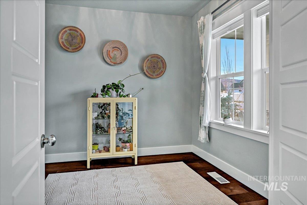 7713 S Wagons West Avenue, Boise, Idaho 83716, 4 Bedrooms, 2.5 Bathrooms, Residential For Sale, Price $689,000, 98976089