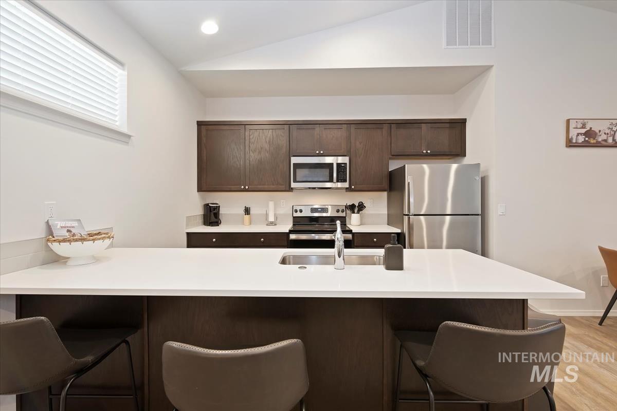 1889 Enterprise Street, Mountain Home, Idaho 83647, 2 Bedrooms, 2 Bathrooms, Residential For Sale, Price $294,900, 98976090