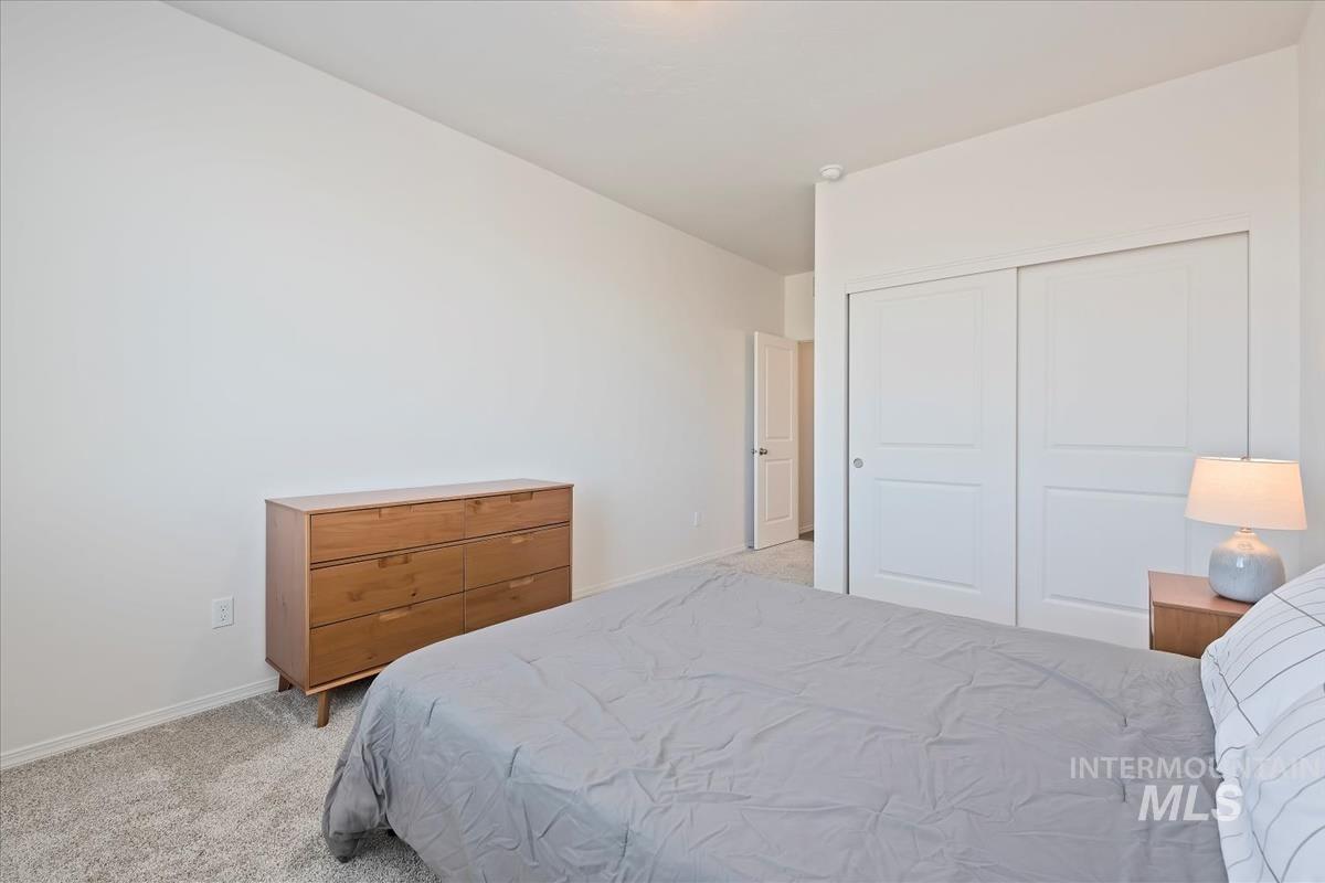 1889 Enterprise Street, Mountain Home, Idaho 83647, 2 Bedrooms, 2 Bathrooms, Residential For Sale, Price $294,900, 98976090