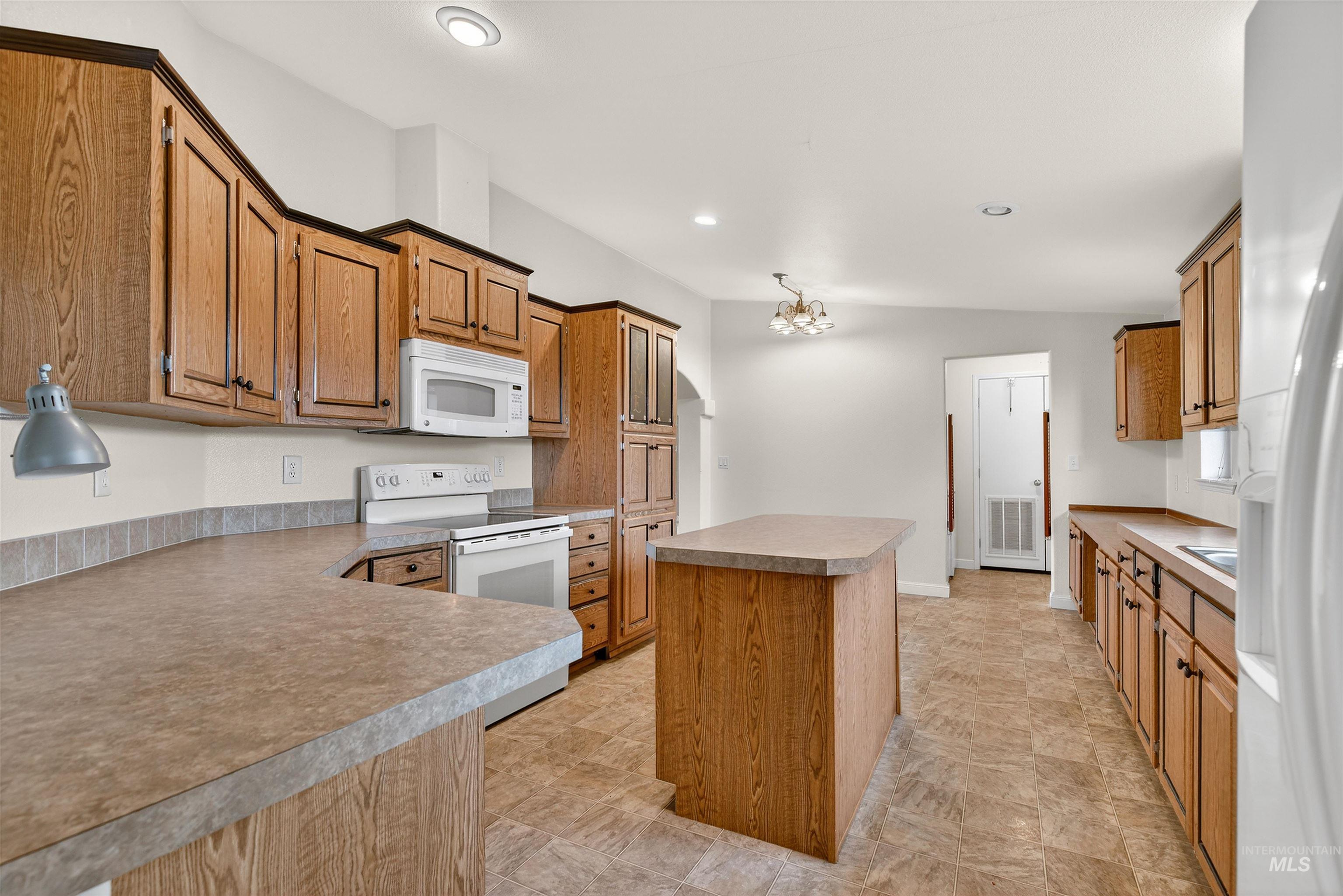 1730 1/2 Alder Ave, Lewiston, Idaho 83501, 3 Bedrooms, 2 Bathrooms, Residential For Sale, Price $409,000, 98976091