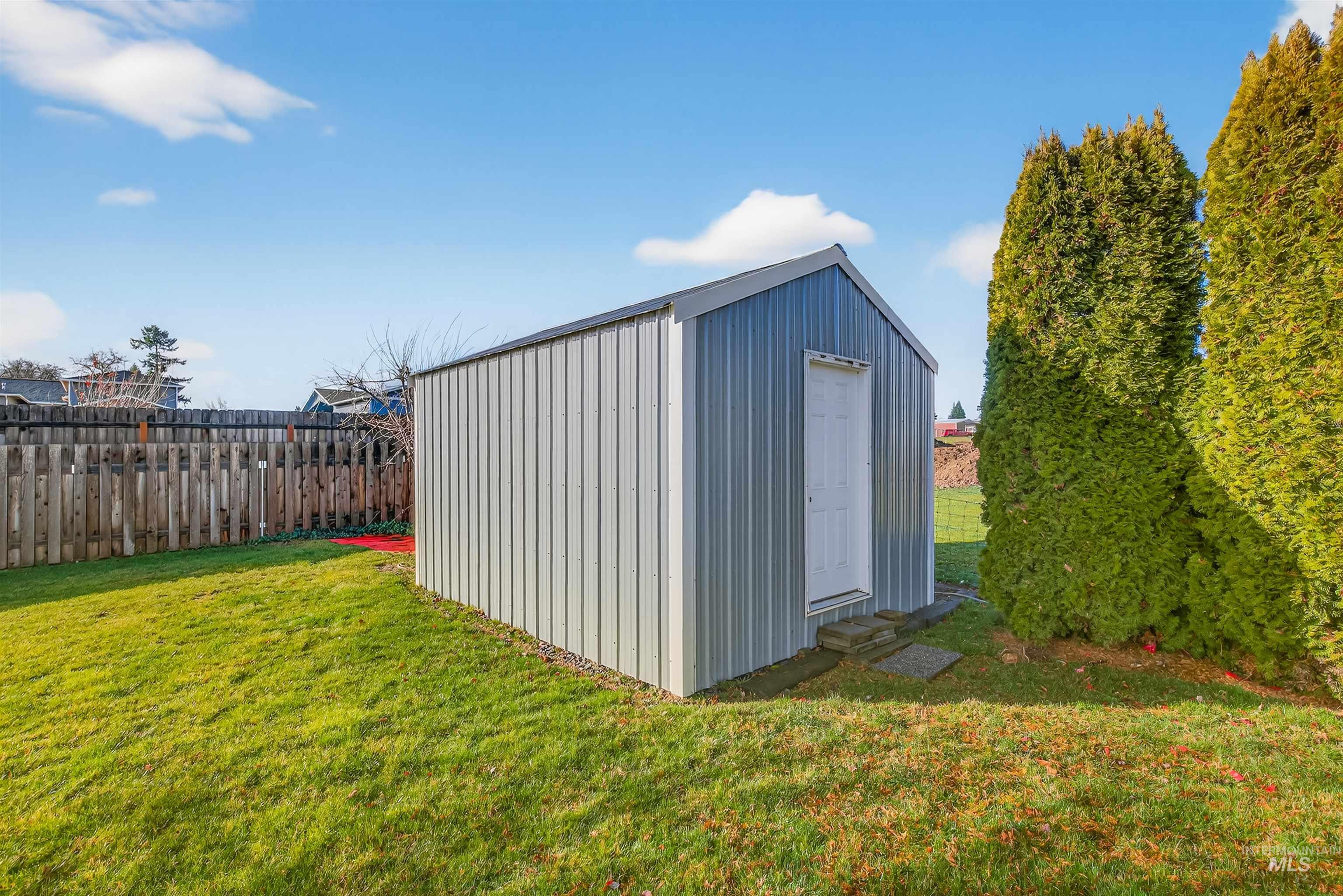 1730 1/2 Alder Ave, Lewiston, Idaho 83501, 3 Bedrooms, 2 Bathrooms, Residential For Sale, Price $409,000, 98976091