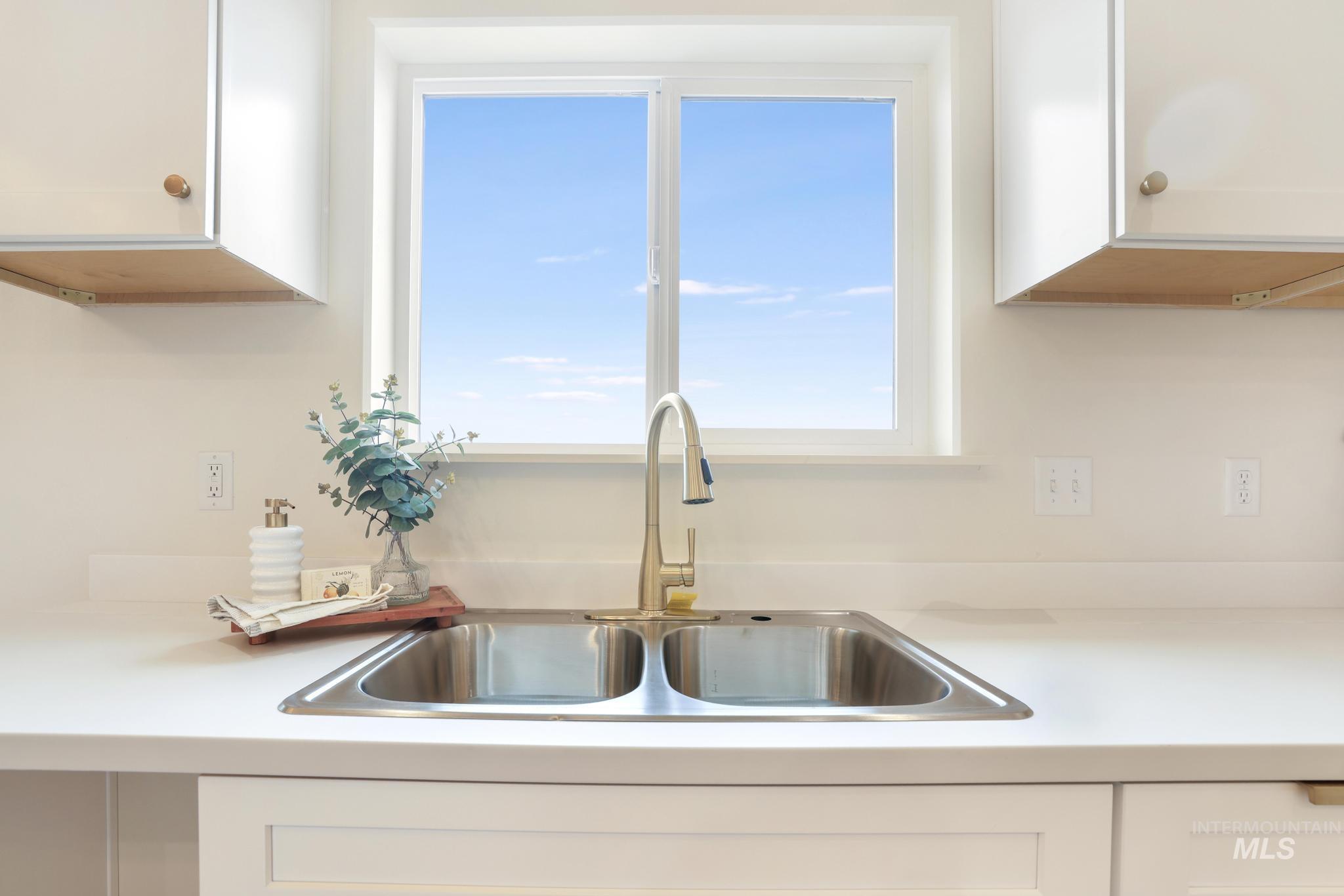 708 W Clark St, Paul, Idaho 83347, 3 Bedrooms, 2 Bathrooms, Residential For Sale, Price $365,000, 98976092