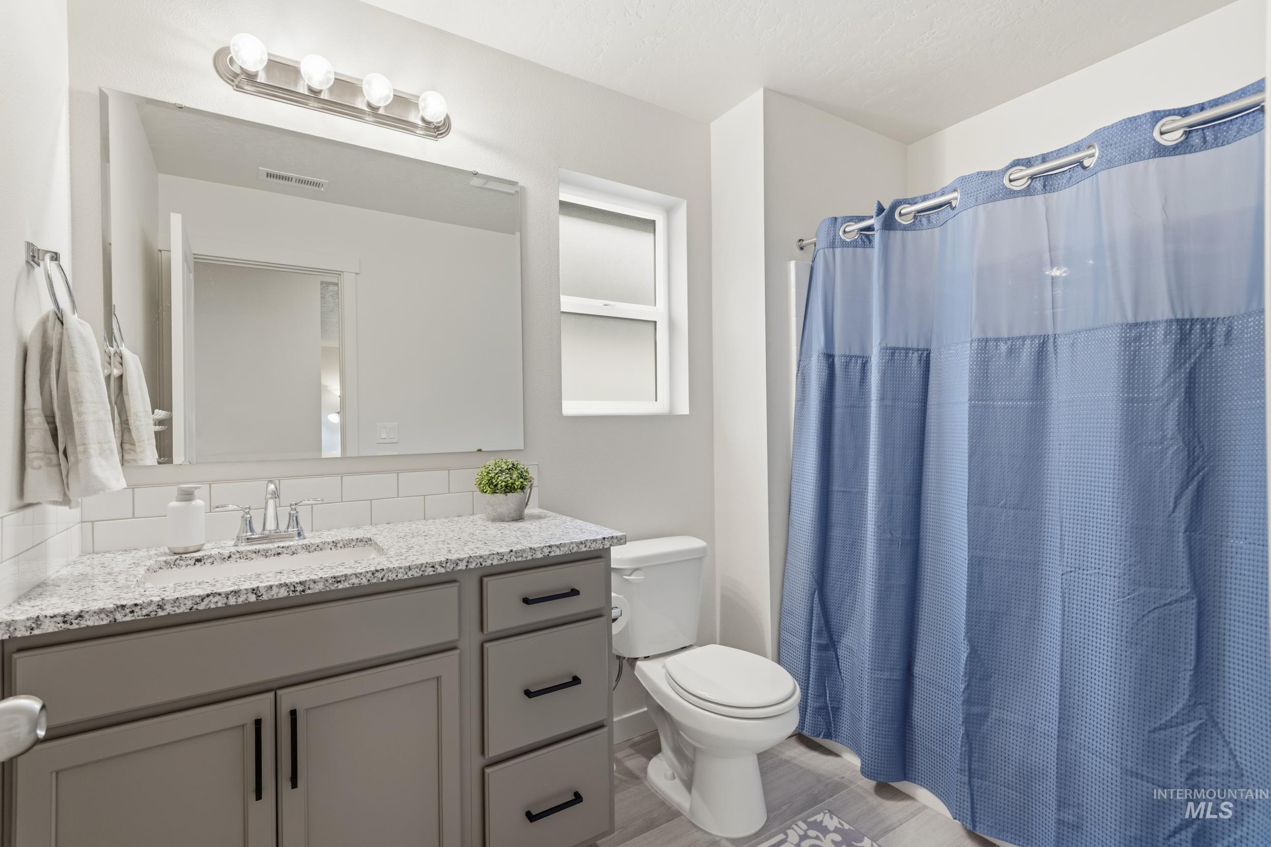 10435 Rockaway Ridge St, Nampa, Idaho 83687-1049, 3 Bedrooms, 2 Bathrooms, Residential For Sale, Price $389,900,MLS 98976094