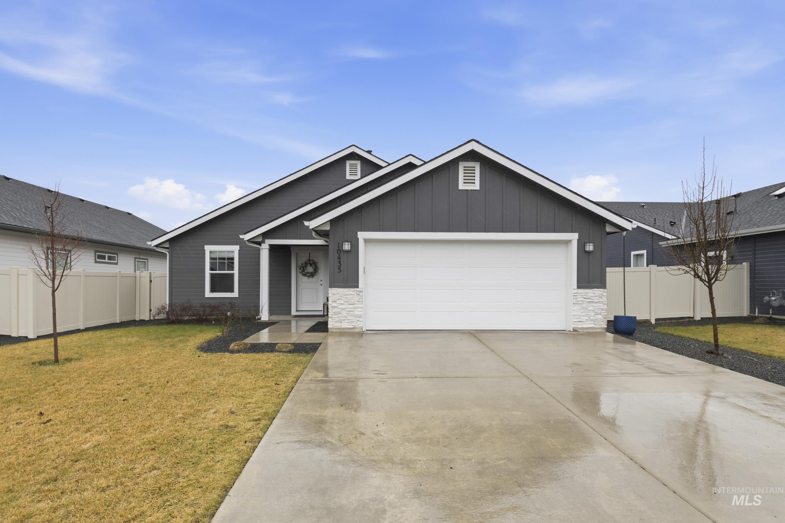 10435 Rockaway Ridge St, Nampa, Idaho 83687-1049, 3 Bedrooms, 2 Bathrooms, Residential For Sale, Price $389,900,MLS 98976094