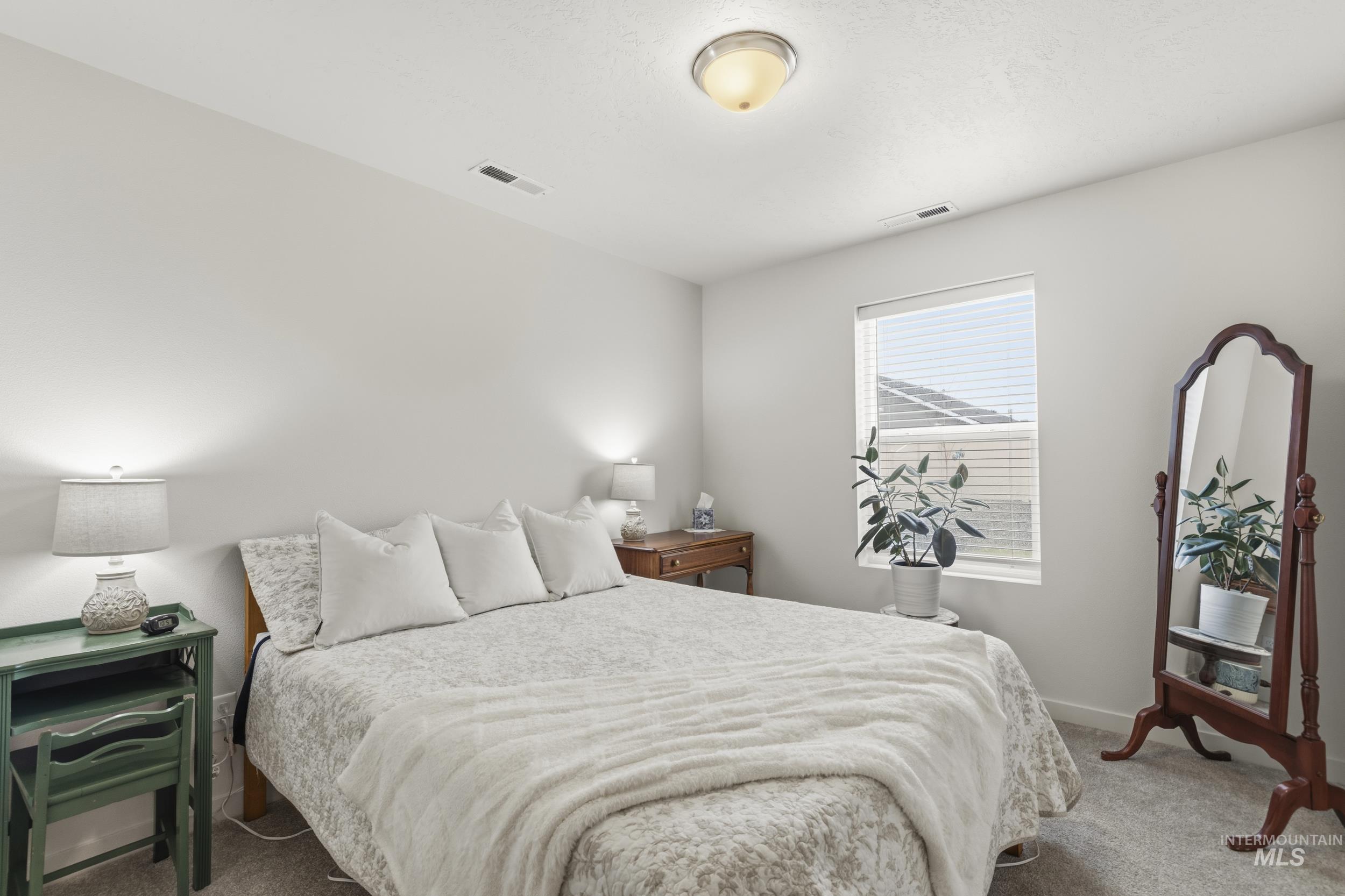 10435 Rockaway Ridge St, Nampa, Idaho 83687-1049, 3 Bedrooms, 2 Bathrooms, Residential For Sale, Price $389,900,MLS 98976094