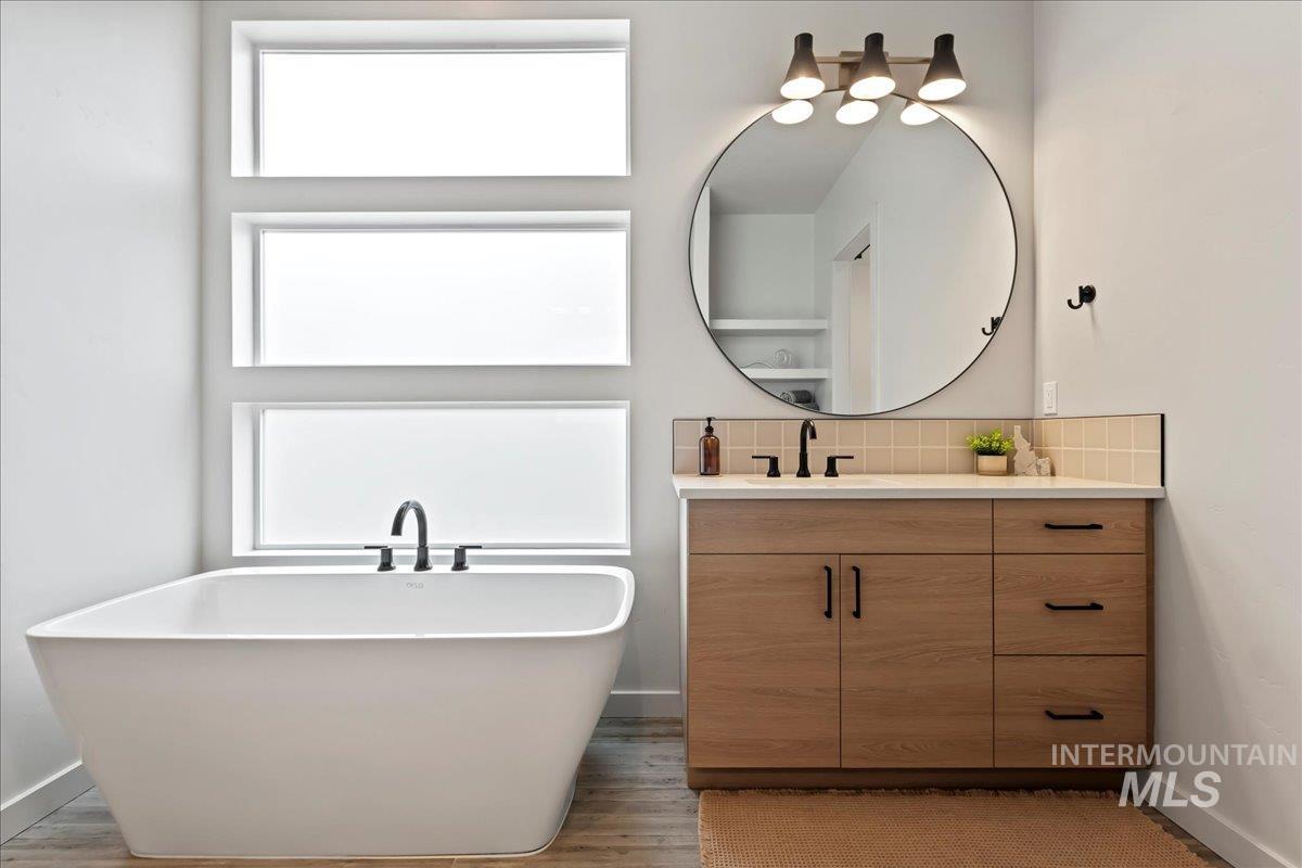 557 W Carnelian Lane, Eagle, Idaho 83616, 4 Bedrooms, 2 Bathrooms, Residential For Sale, Price $805,000,MLS 98976095