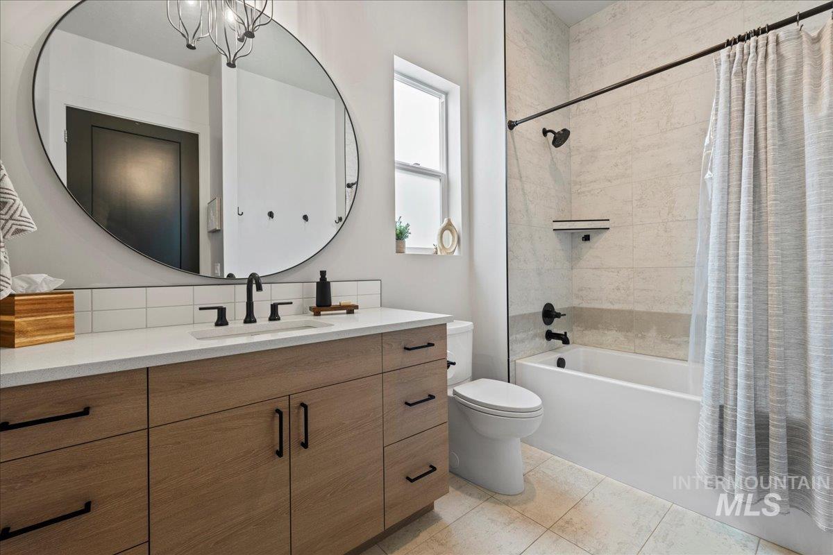 557 W Carnelian Lane, Eagle, Idaho 83616, 4 Bedrooms, 2 Bathrooms, Residential For Sale, Price $805,000,MLS 98976095