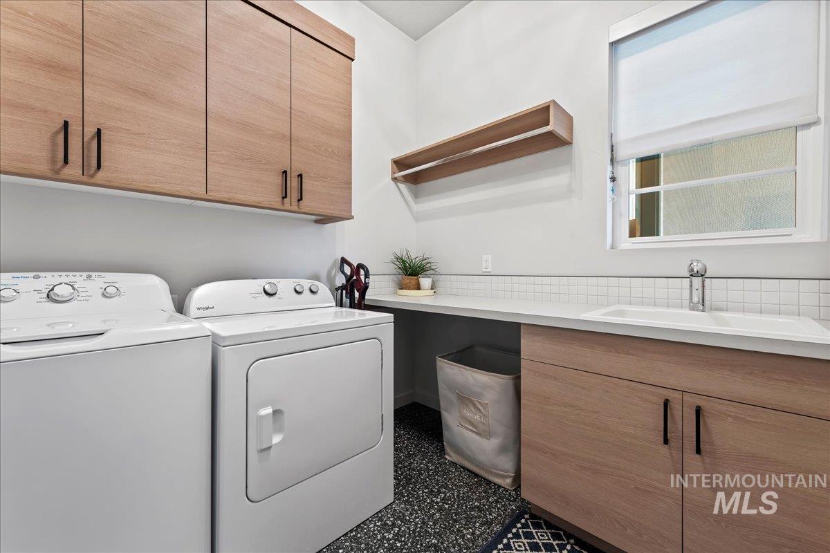 557 W Carnelian Lane, Eagle, Idaho 83616, 4 Bedrooms, 2 Bathrooms, Residential For Sale, Price $805,000,MLS 98976095