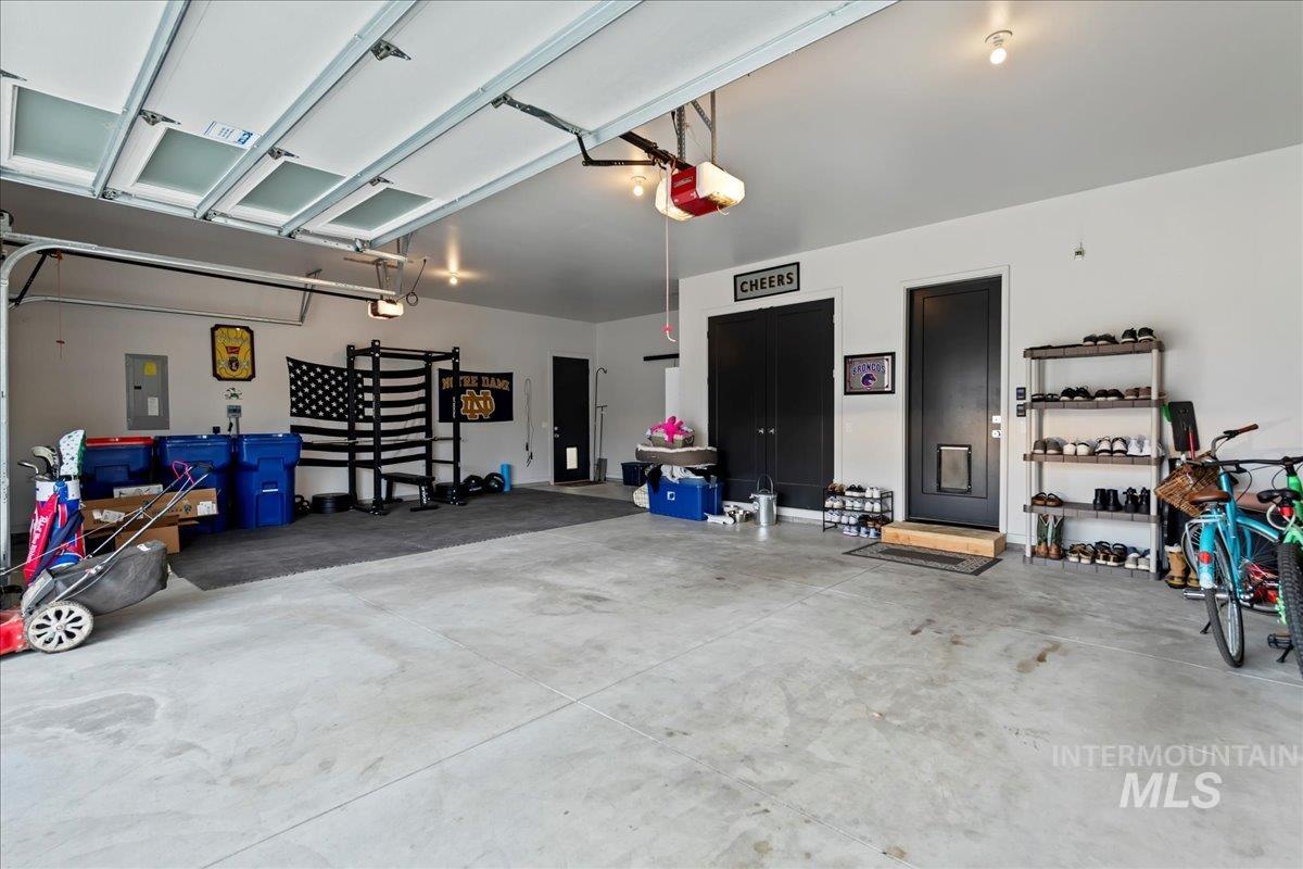 557 W Carnelian Lane, Eagle, Idaho 83616, 4 Bedrooms, 2 Bathrooms, Residential For Sale, Price $805,000,MLS 98976095