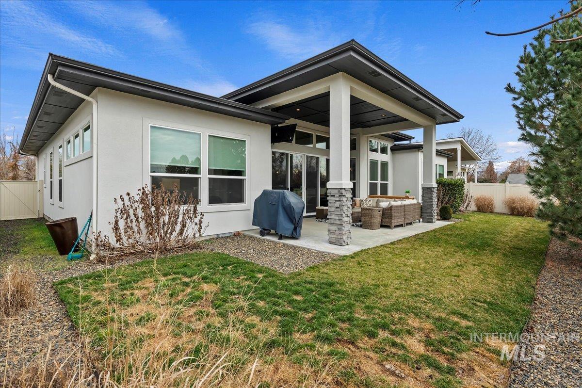 557 W Carnelian Lane, Eagle, Idaho 83616, 4 Bedrooms, 2 Bathrooms, Residential For Sale, Price $805,000,MLS 98976095