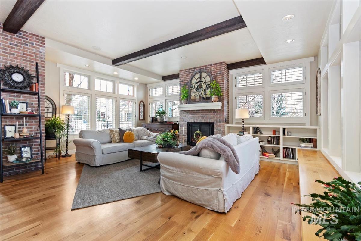 12961 N 9th Avenue, Boise, Idaho 83714, 3 Bedrooms, 3.5 Bathrooms, Residential For Sale, Price $925,000,MLS 98976096