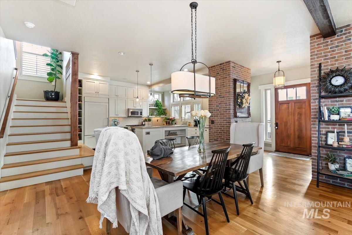 12961 N 9th Avenue, Boise, Idaho 83714, 3 Bedrooms, 3.5 Bathrooms, Residential For Sale, Price $925,000,MLS 98976096