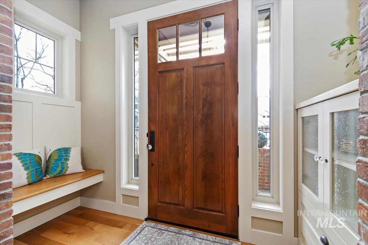 12961 N 9th Avenue, Boise, Idaho 83714, 3 Bedrooms, 3.5 Bathrooms, Residential For Sale, Price $925,000,MLS 98976096