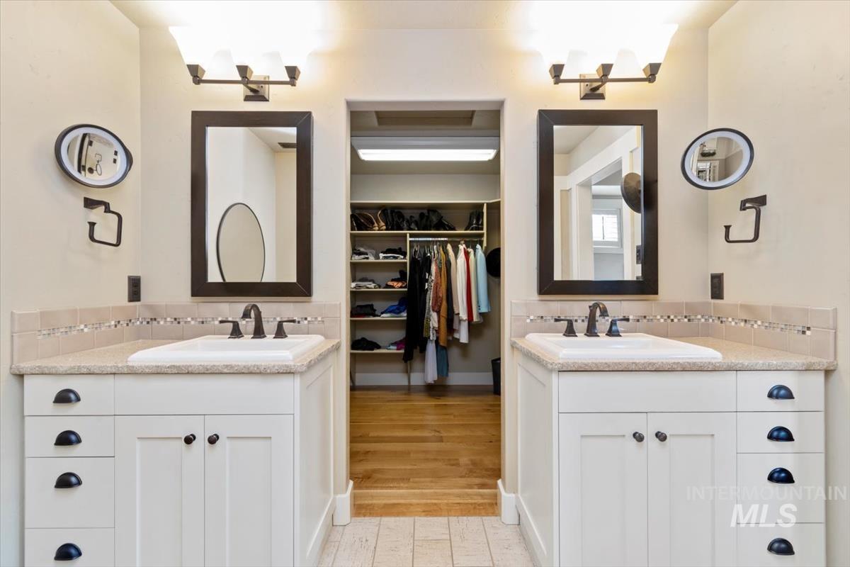 12961 N 9th Avenue, Boise, Idaho 83714, 3 Bedrooms, 3.5 Bathrooms, Residential For Sale, Price $925,000,MLS 98976096