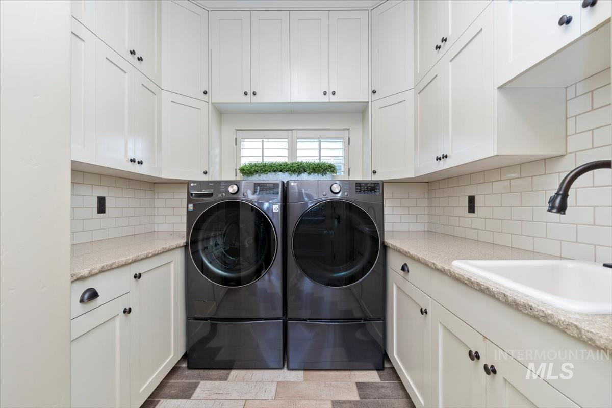 12961 N 9th Avenue, Boise, Idaho 83714, 3 Bedrooms, 3.5 Bathrooms, Residential For Sale, Price $925,000,MLS 98976096