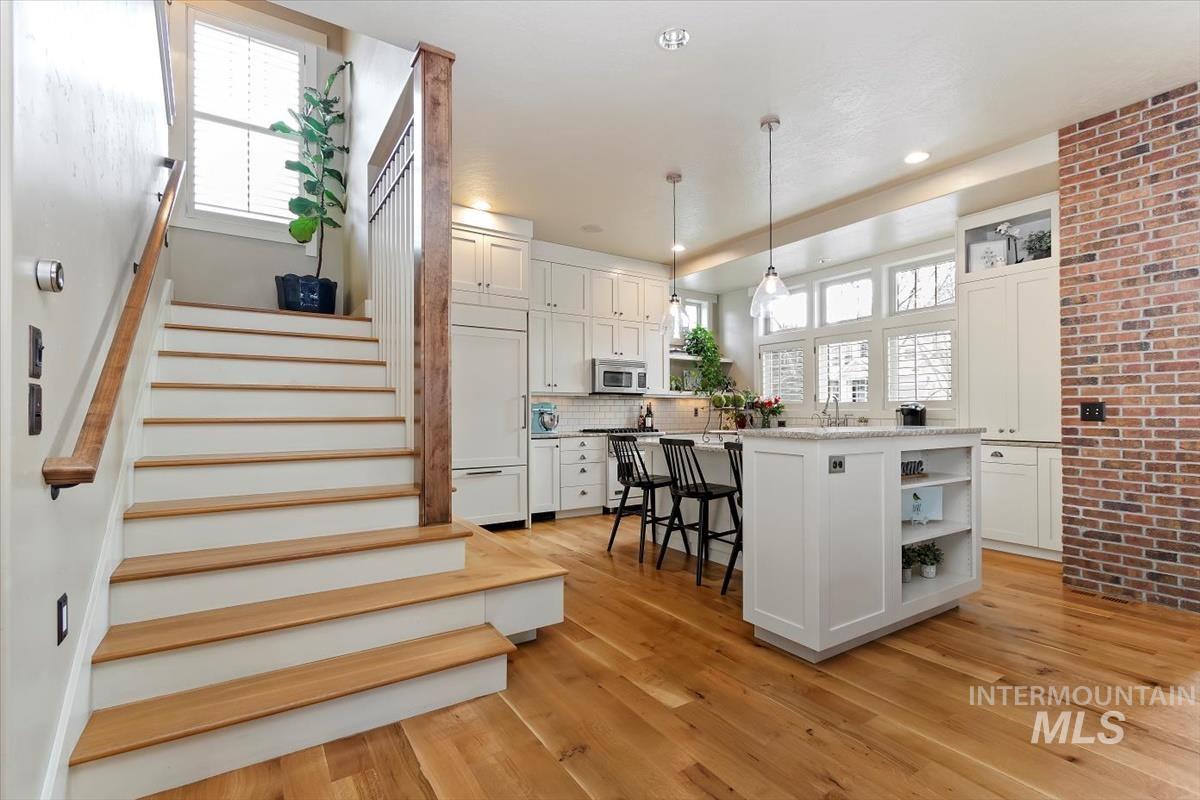 12961 N 9th Avenue, Boise, Idaho 83714, 3 Bedrooms, 3.5 Bathrooms, Residential For Sale, Price $925,000,MLS 98976096