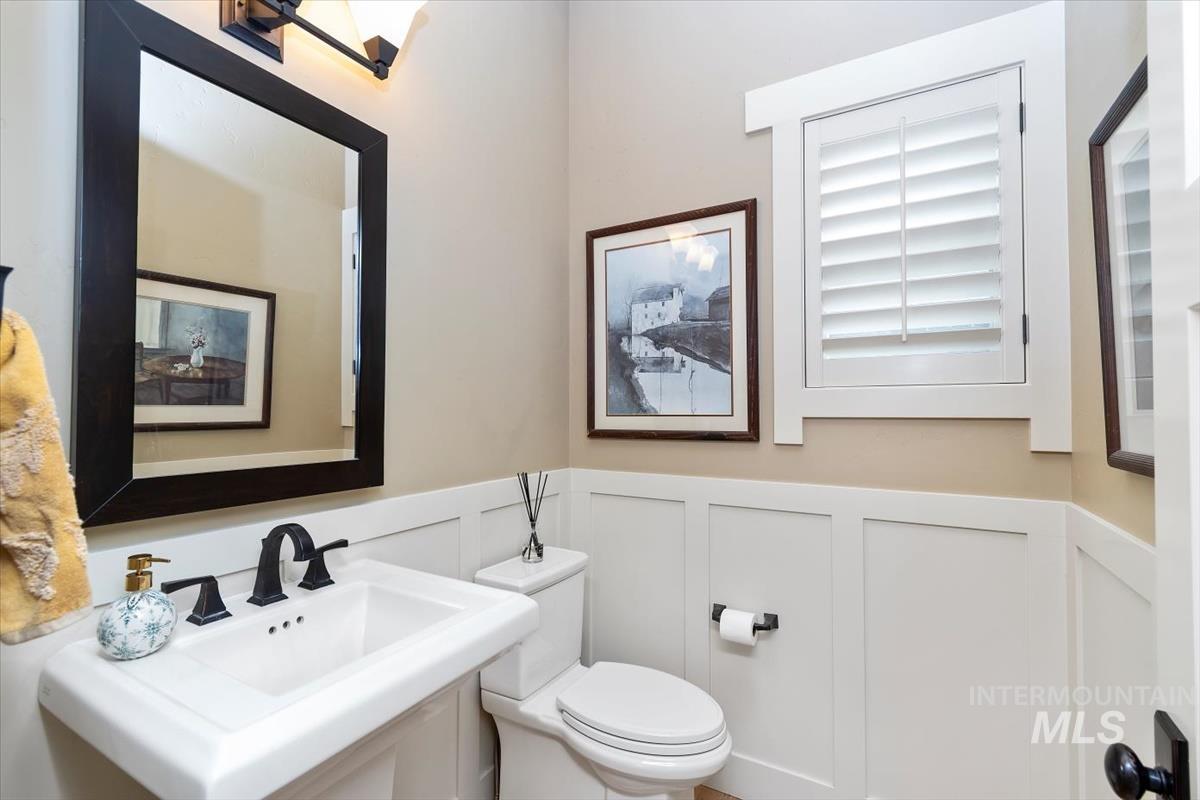 12961 N 9th Avenue, Boise, Idaho 83714, 3 Bedrooms, 3.5 Bathrooms, Residential For Sale, Price $925,000,MLS 98976096