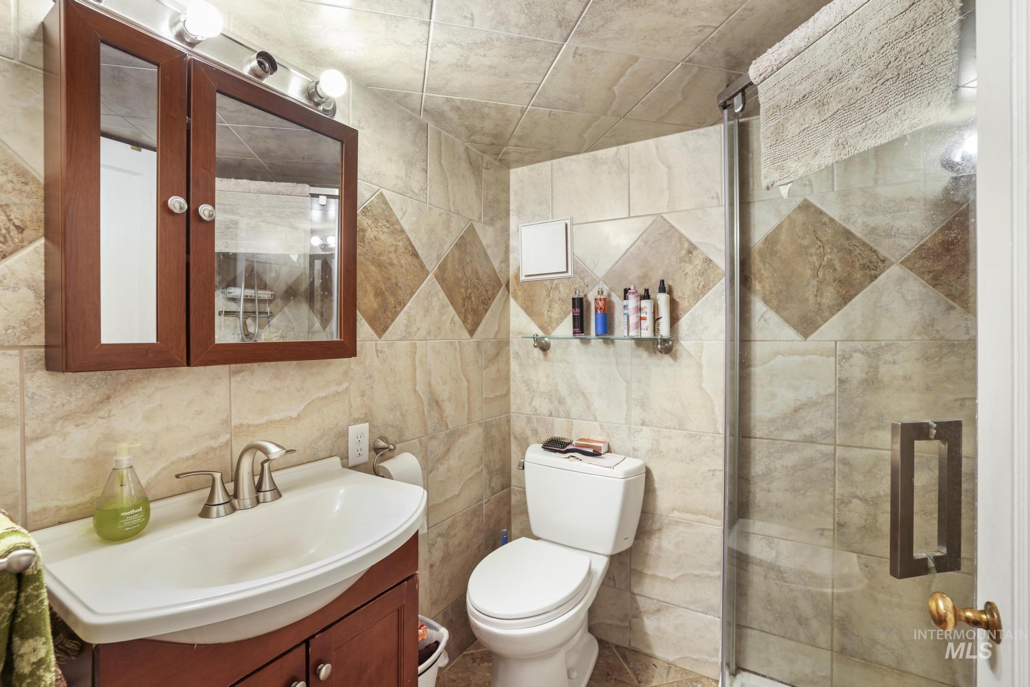 320 Locust St, Twin Falls, Idaho 83301, 4 Bedrooms, 2 Bathrooms, Residential For Sale, Price $329,900, 98976097