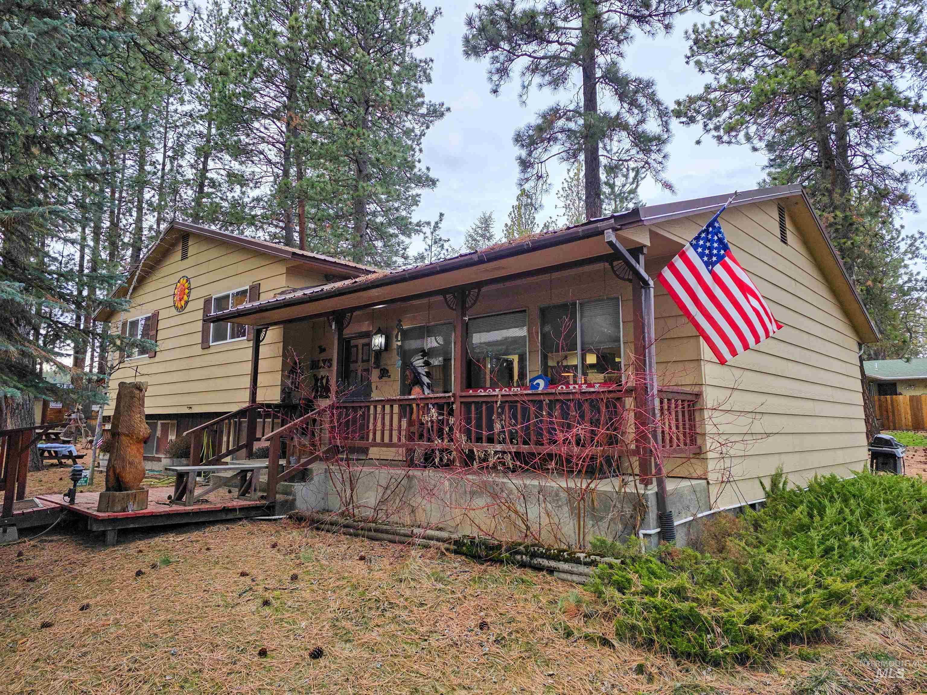 813 Camas Drive, Winchester, Idaho 83555, 4 Bedrooms, 3 Bathrooms, Residential For Sale, Price $499,000, 98976098