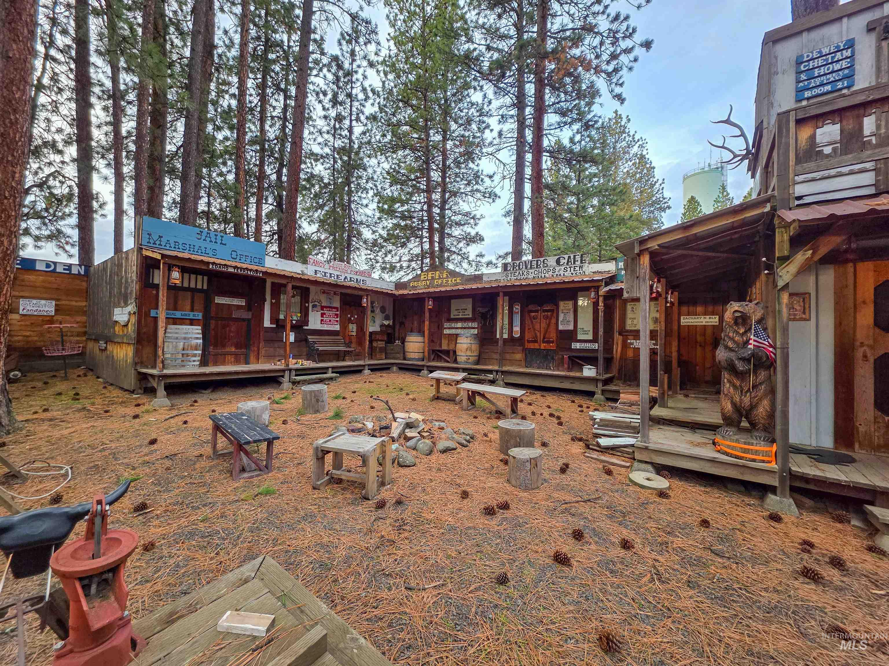 813 Camas Drive, Winchester, Idaho 83555, 4 Bedrooms, 3 Bathrooms, Residential For Sale, Price $549,999,MLS 98976098