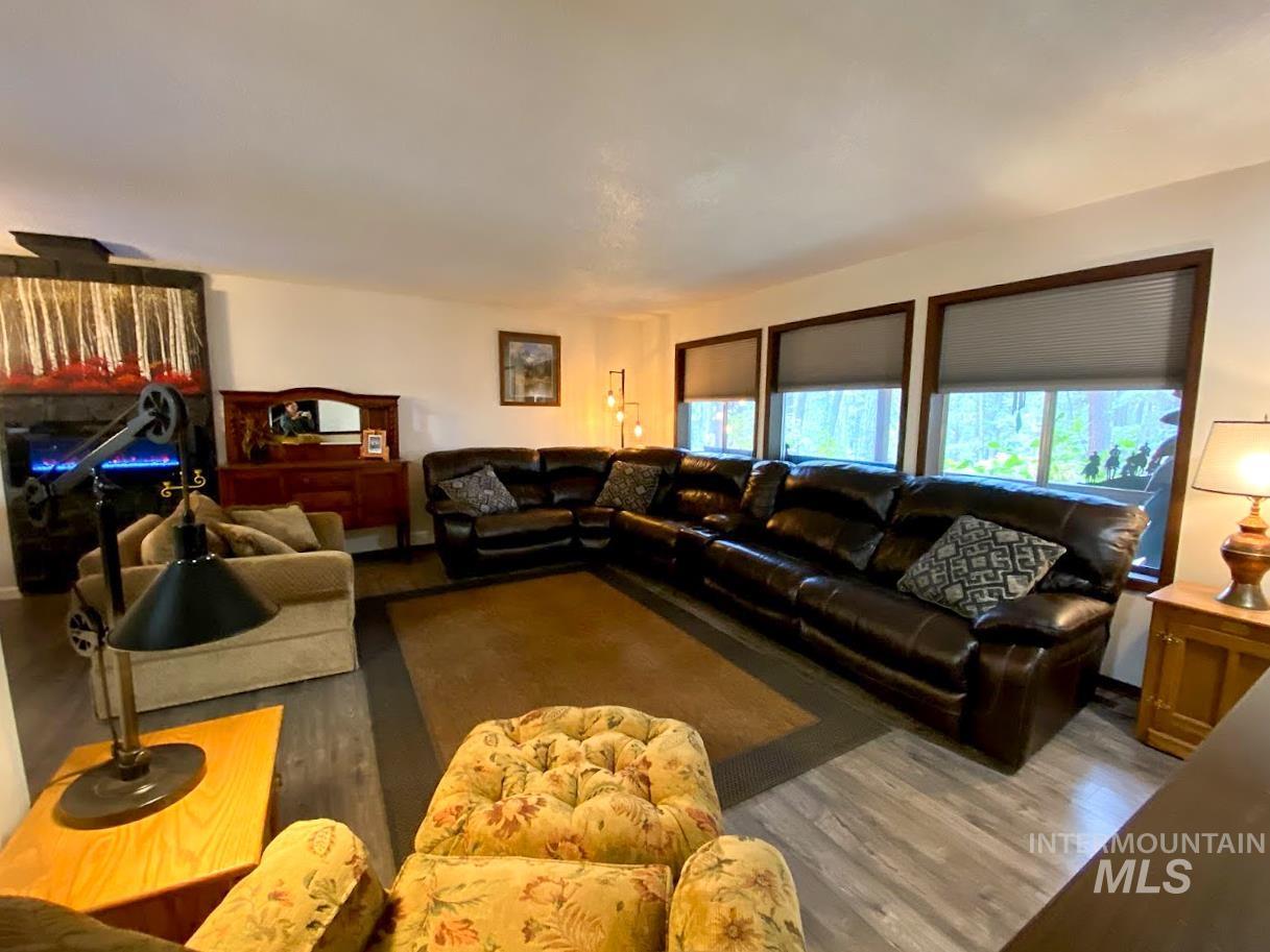 813 Camas Drive, Winchester, Idaho 83555, 4 Bedrooms, 3 Bathrooms, Residential For Sale, Price $549,999,MLS 98976098