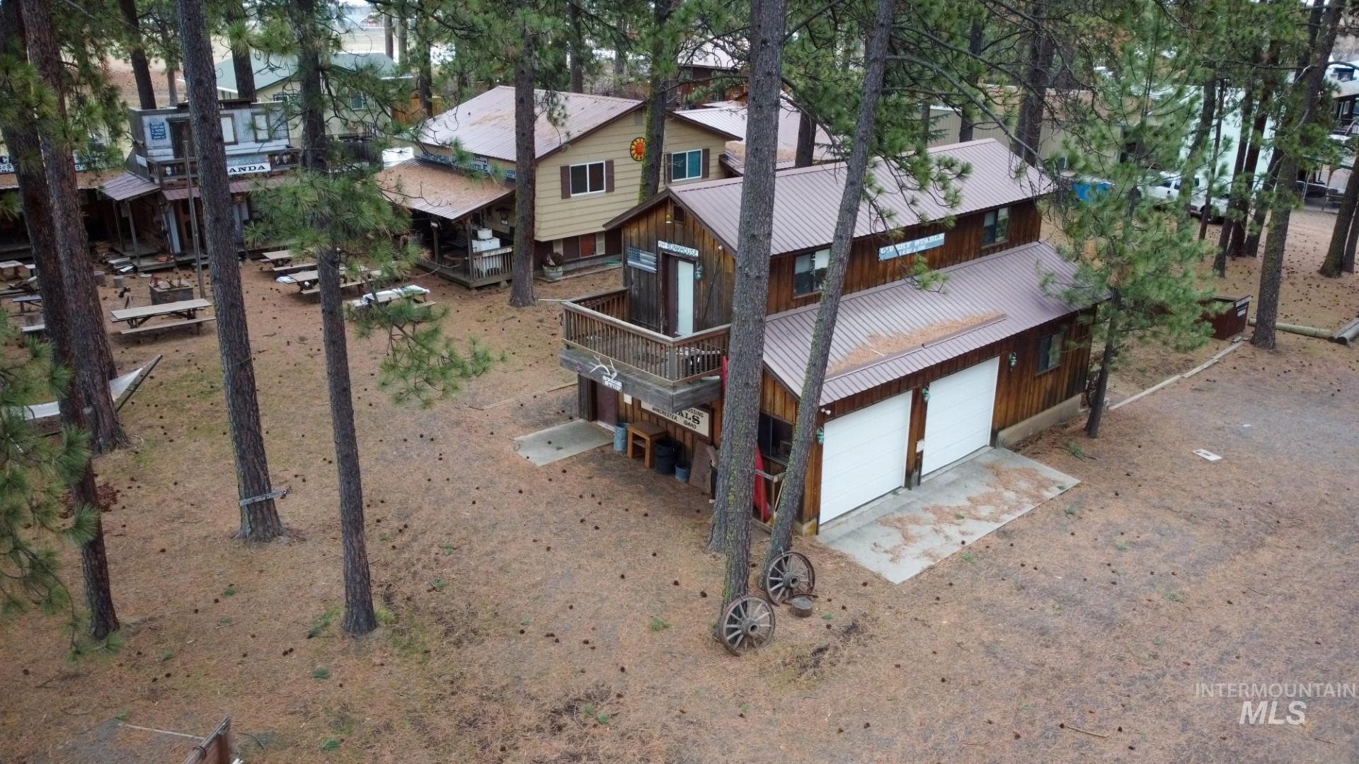 813 Camas Drive, Winchester, Idaho 83555, 4 Bedrooms, 3 Bathrooms, Residential For Sale, Price $499,000, 98976098