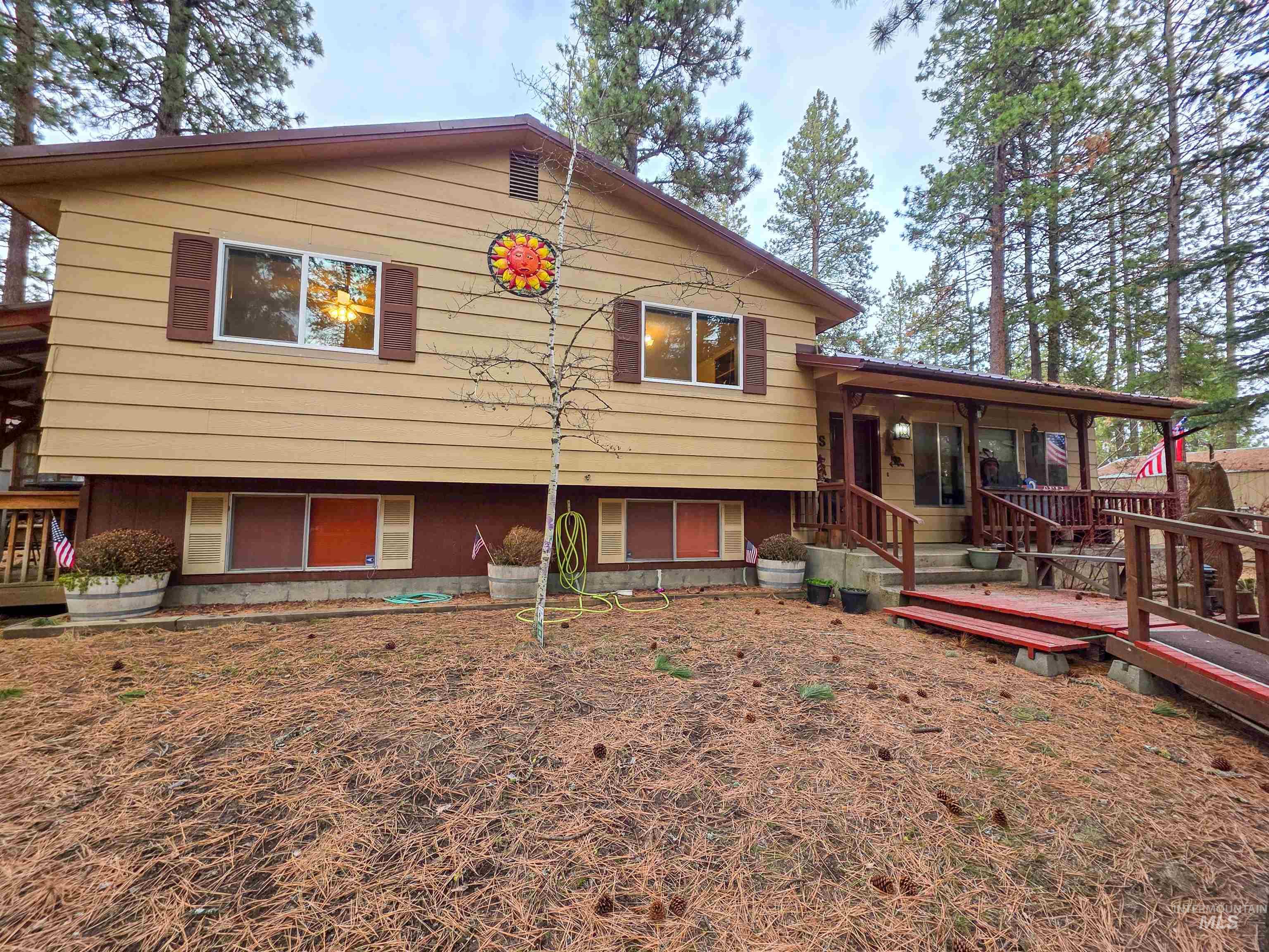 813 Camas Drive, Winchester, Idaho 83555, 4 Bedrooms, 3 Bathrooms, Residential For Sale, Price $549,999,MLS 98976098