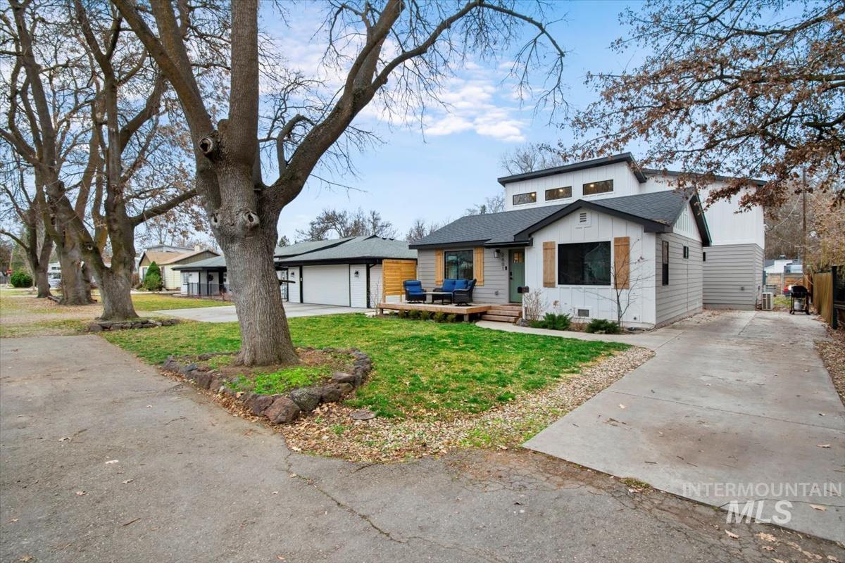 2601 N 29th, Boise, Idaho 83703, 3 Bedrooms, 2 Bathrooms, Residential For Sale, Price $765,000,MLS 98976100