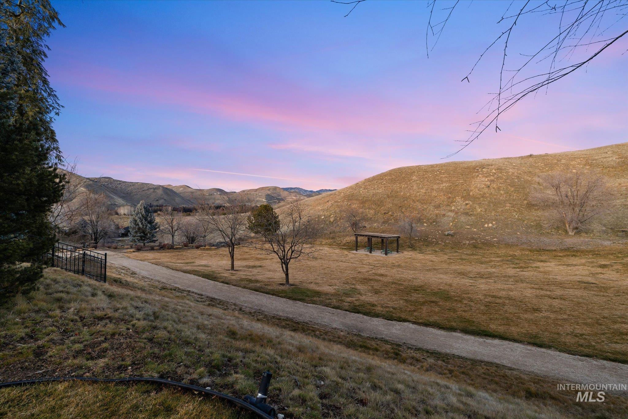 5014 N Arrow Crest Way, Boise, Idaho 83703, 3 Bedrooms, 2.5 Bathrooms, Residential For Sale, Price $1,175,000, 98976106