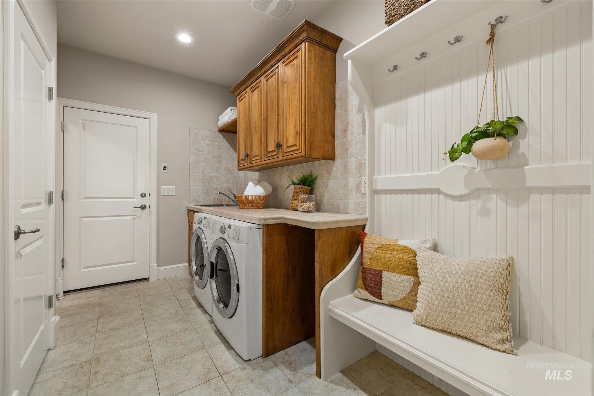 5014 N Arrow Crest Way, Boise, Idaho 83703, 3 Bedrooms, 2.5 Bathrooms, Residential For Sale, Price $1,175,000, 98976106