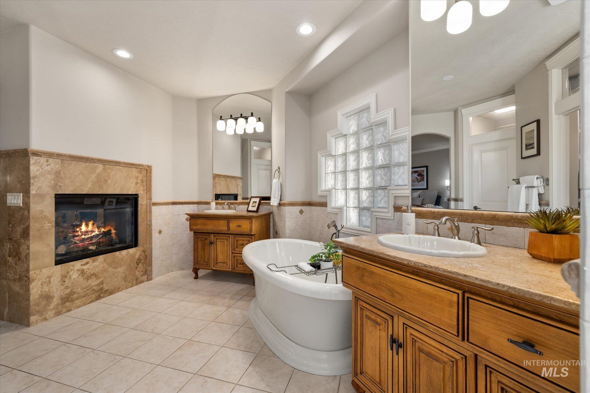 5014 N Arrow Crest Way, Boise, Idaho 83703, 3 Bedrooms, 2.5 Bathrooms, Residential For Sale, Price $1,175,000, 98976106