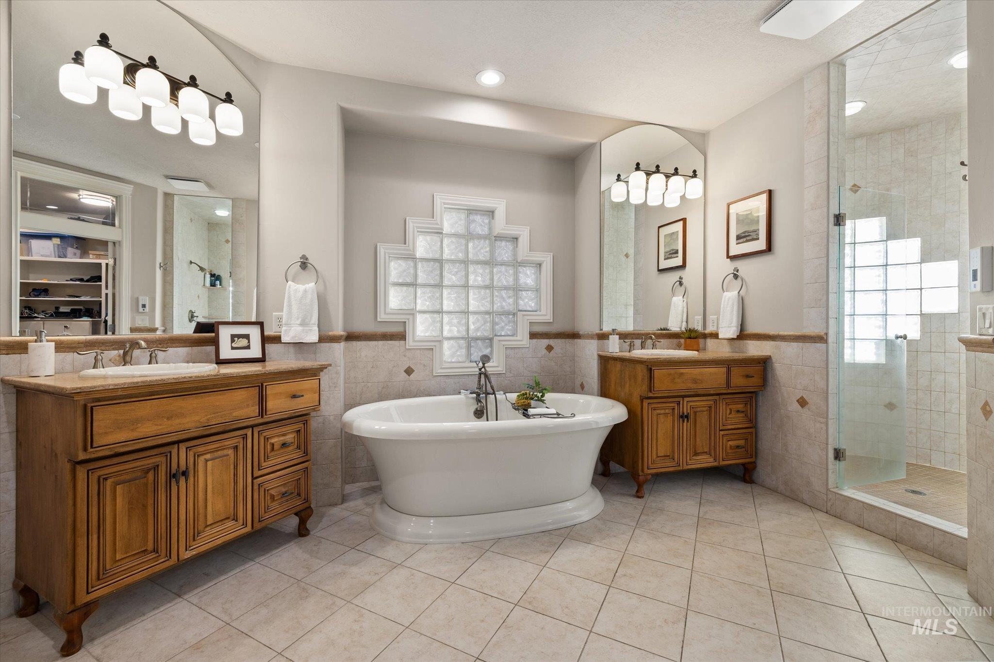 5014 N Arrow Crest Way, Boise, Idaho 83703, 3 Bedrooms, 2.5 Bathrooms, Residential For Sale, Price $1,175,000, 98976106