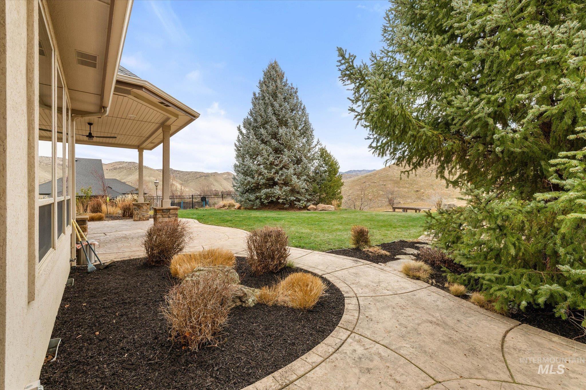 5014 N Arrow Crest Way, Boise, Idaho 83703, 3 Bedrooms, 2.5 Bathrooms, Residential For Sale, Price $1,175,000, 98976106